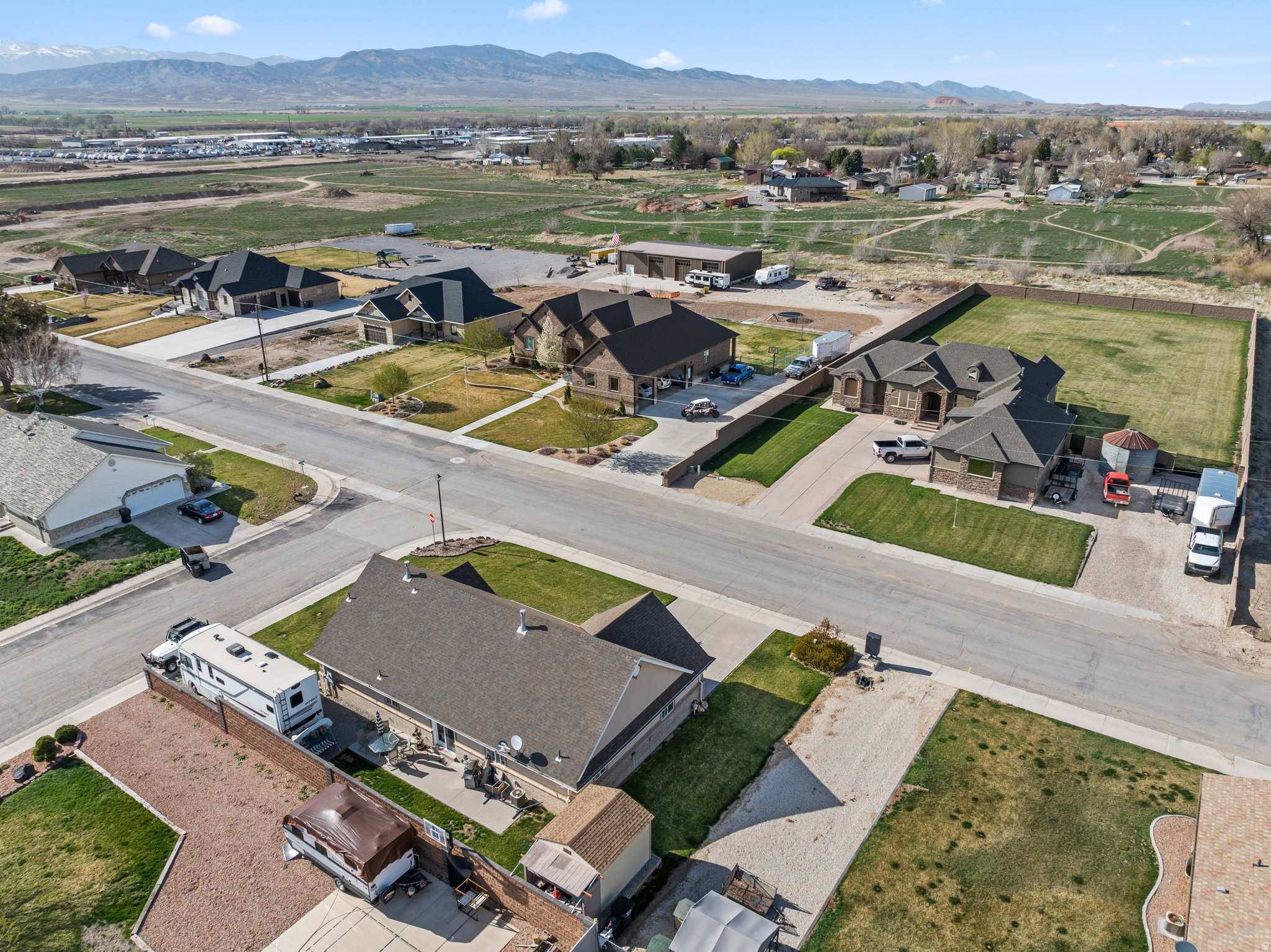 main property photo 36