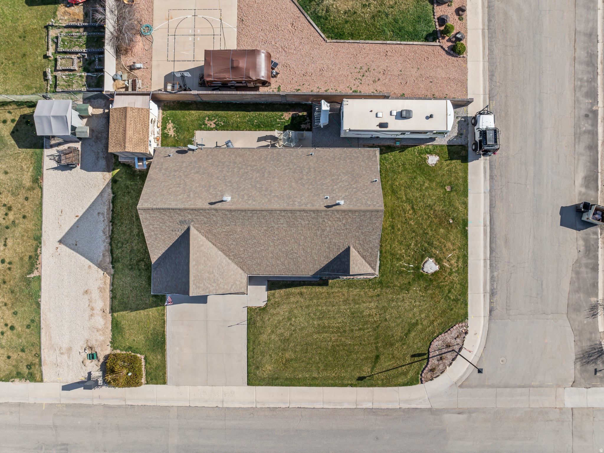 main property photo 37