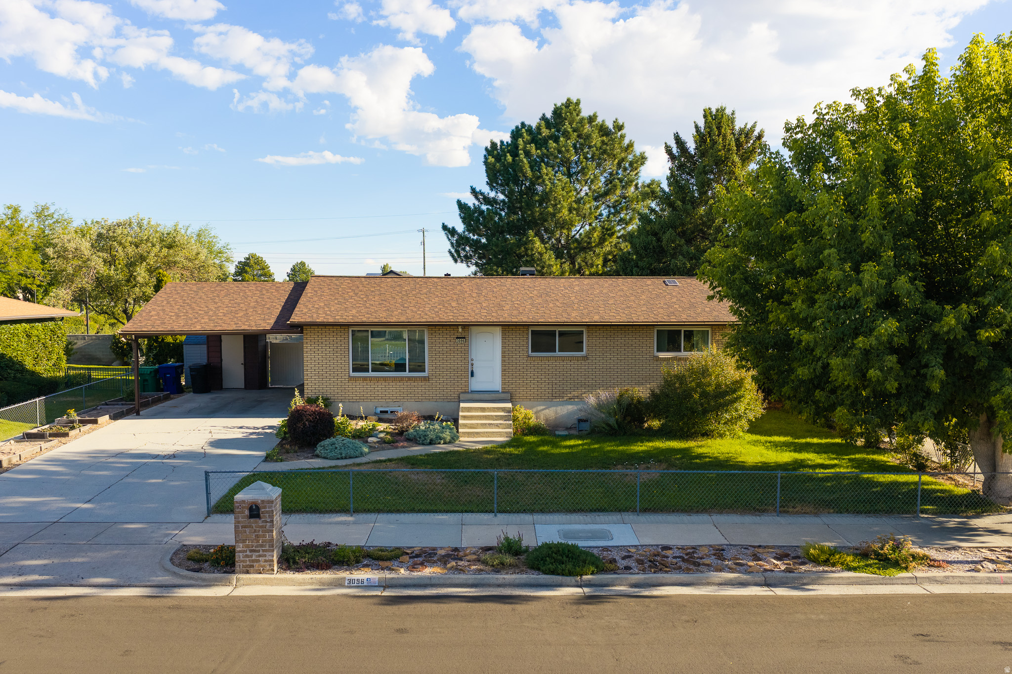 main property photo 0