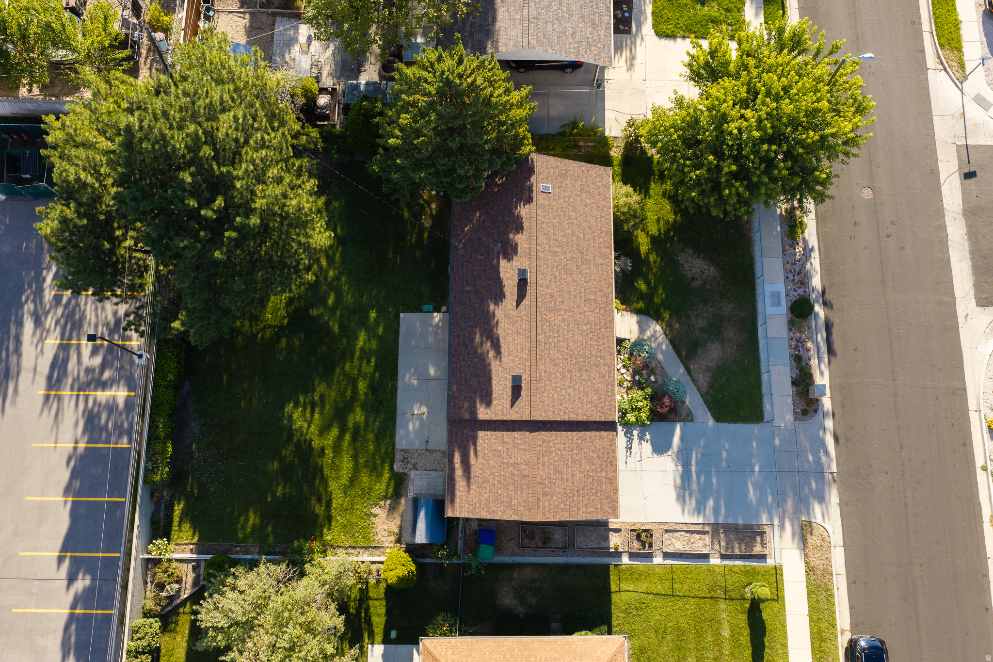 main property photo 33