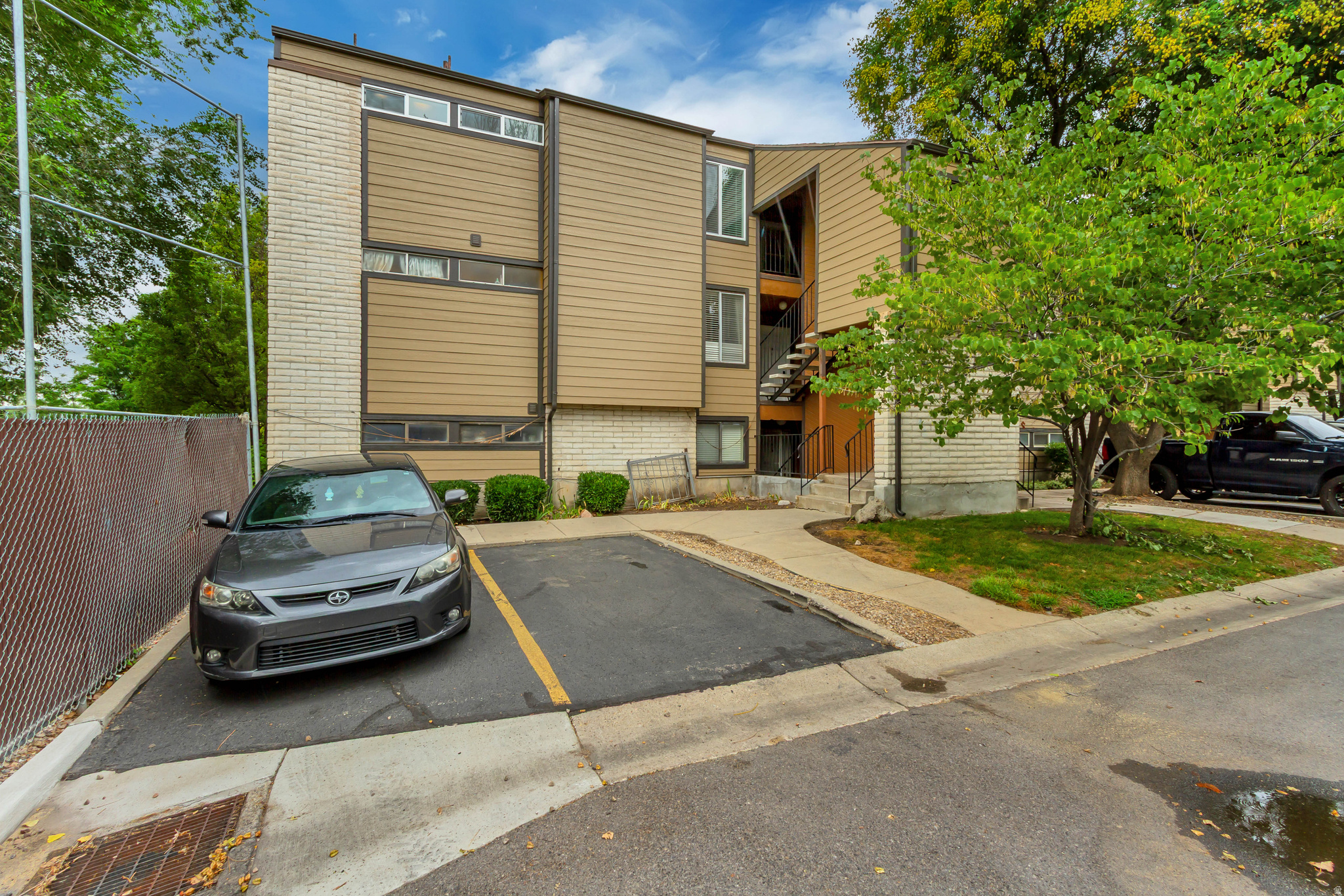 main property photo 0