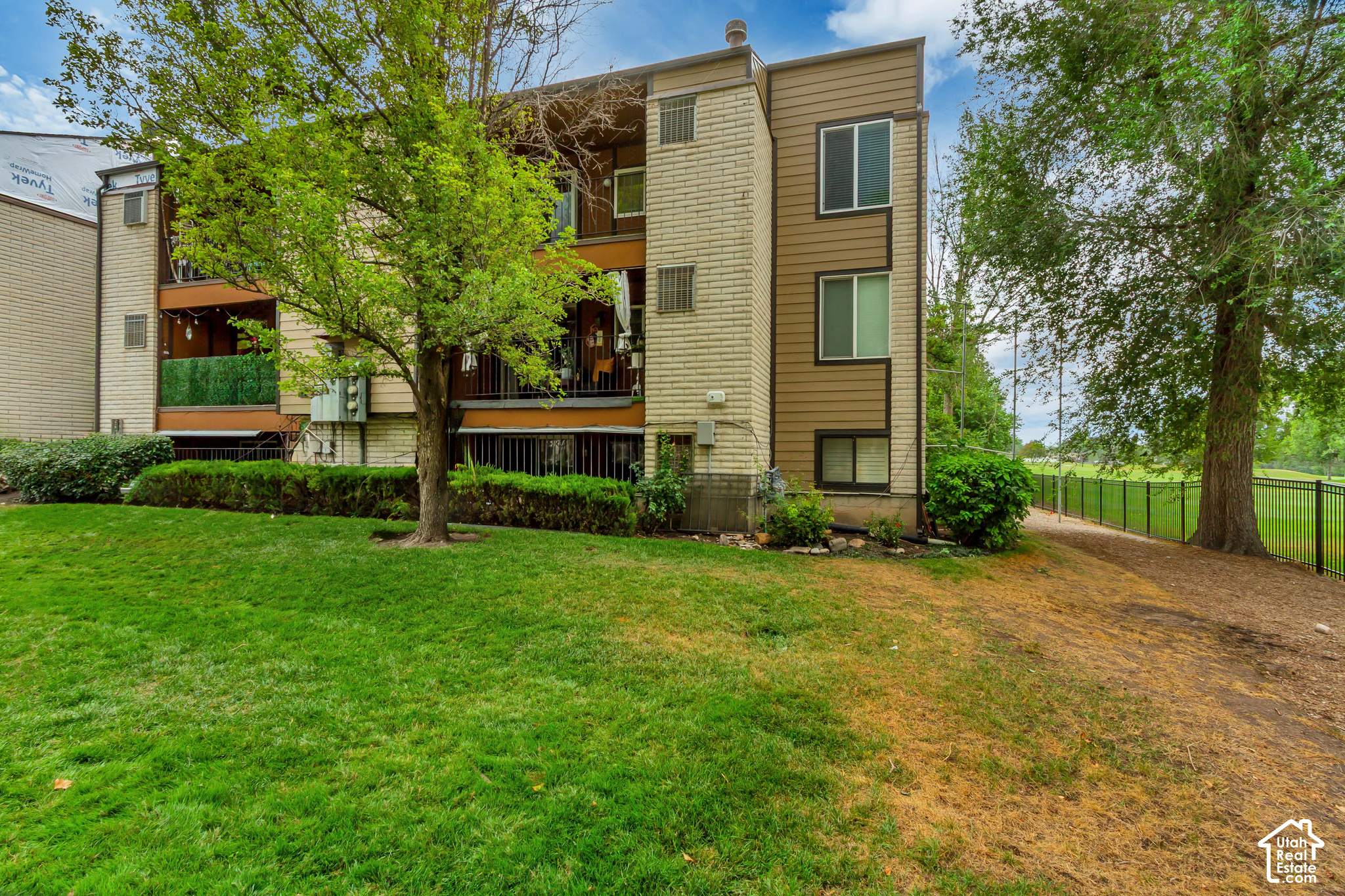 main property photo 37
