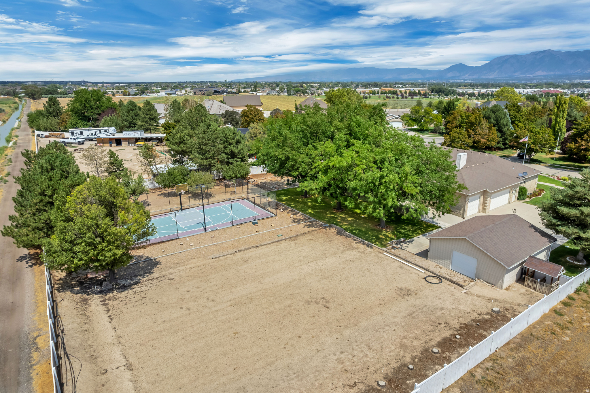 main property photo 35