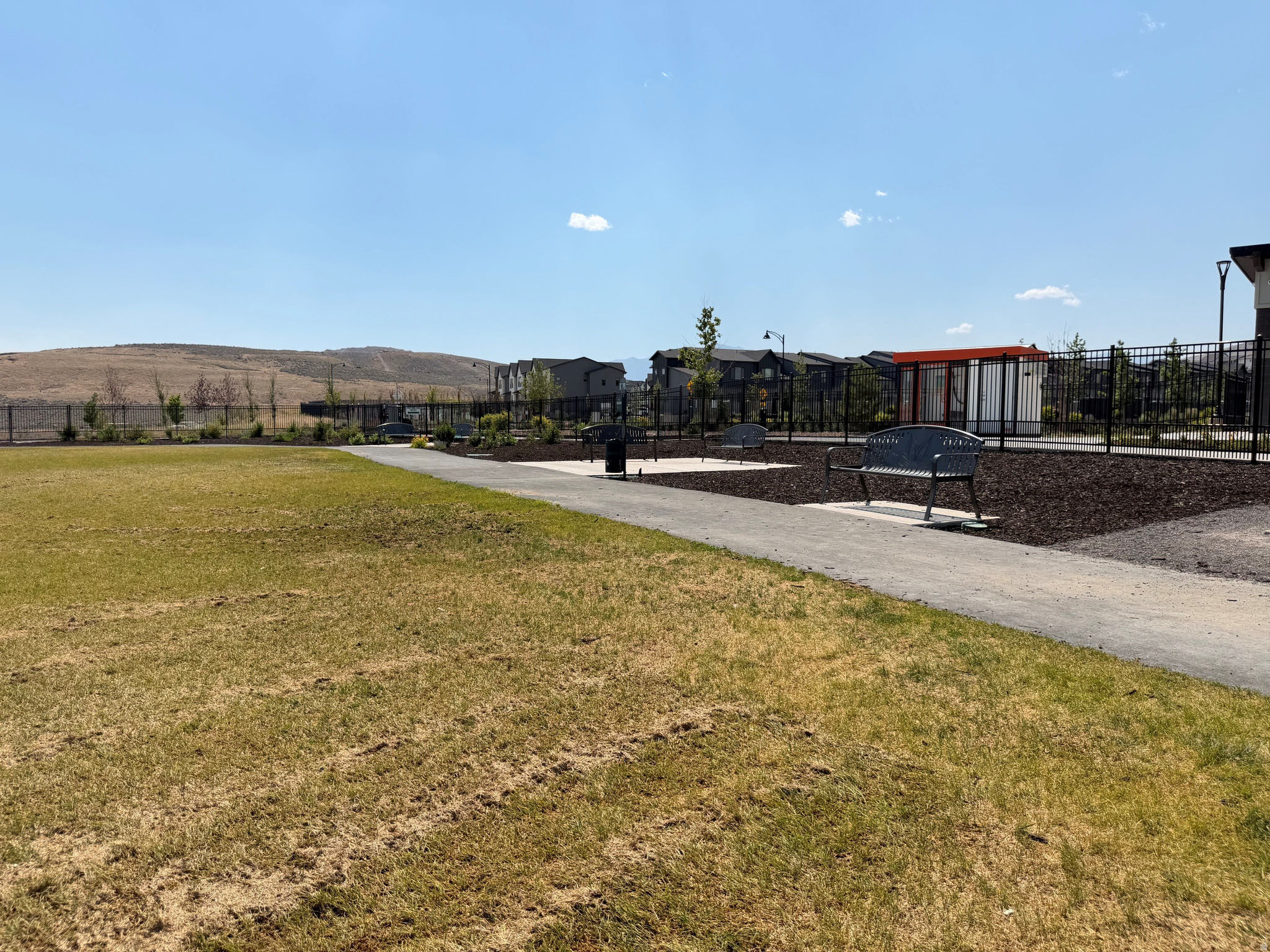 main property photo 16