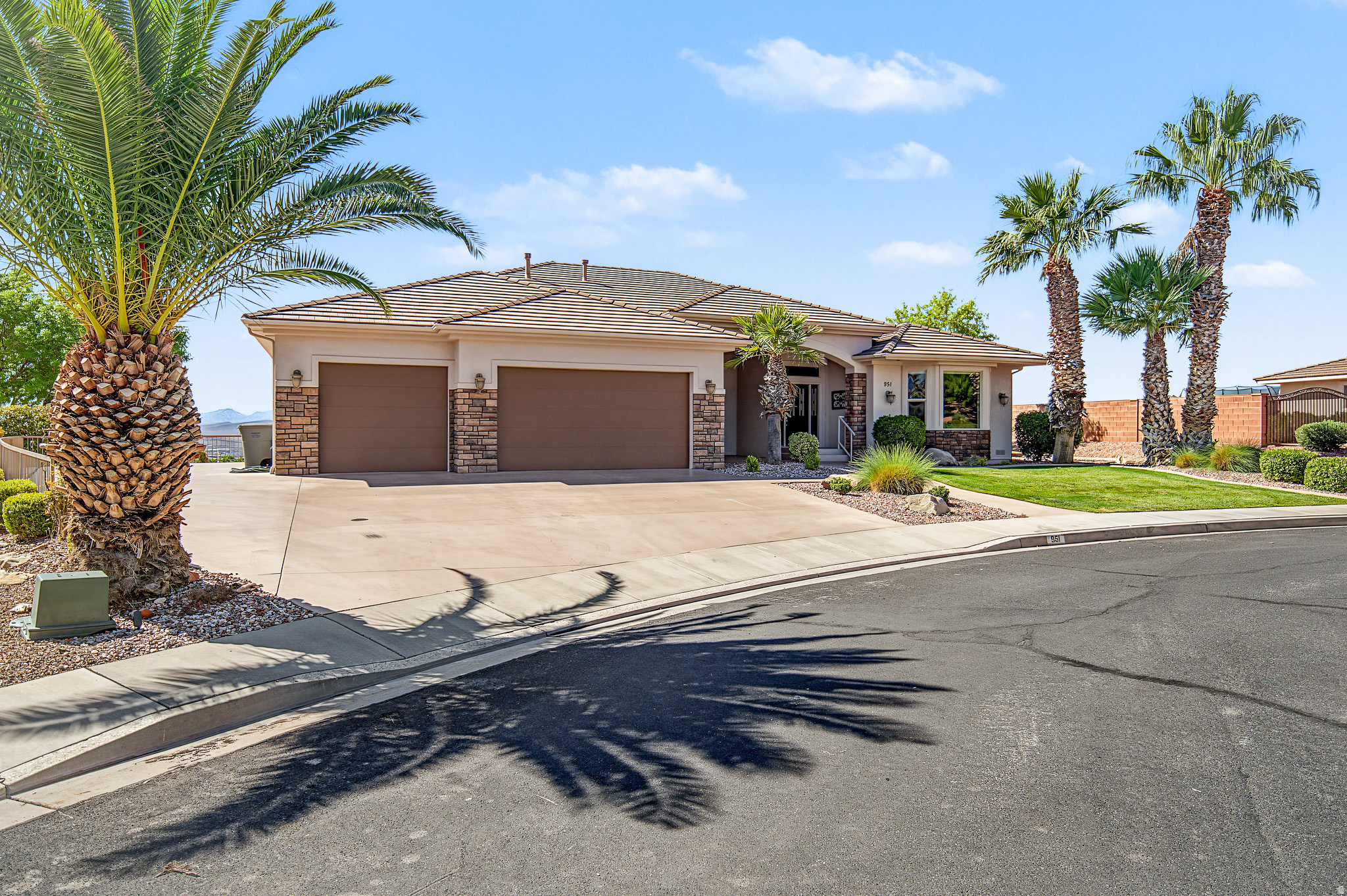 main property photo 0