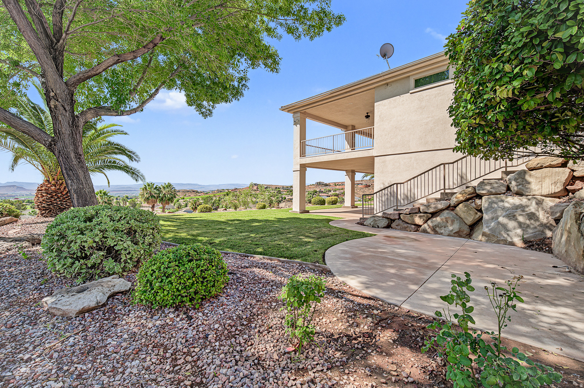 main property photo 9