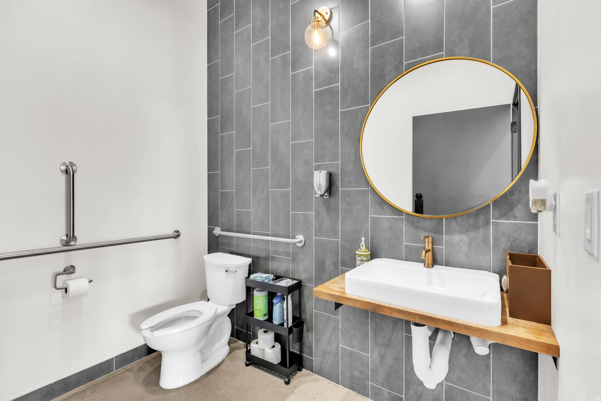 main property photo 10