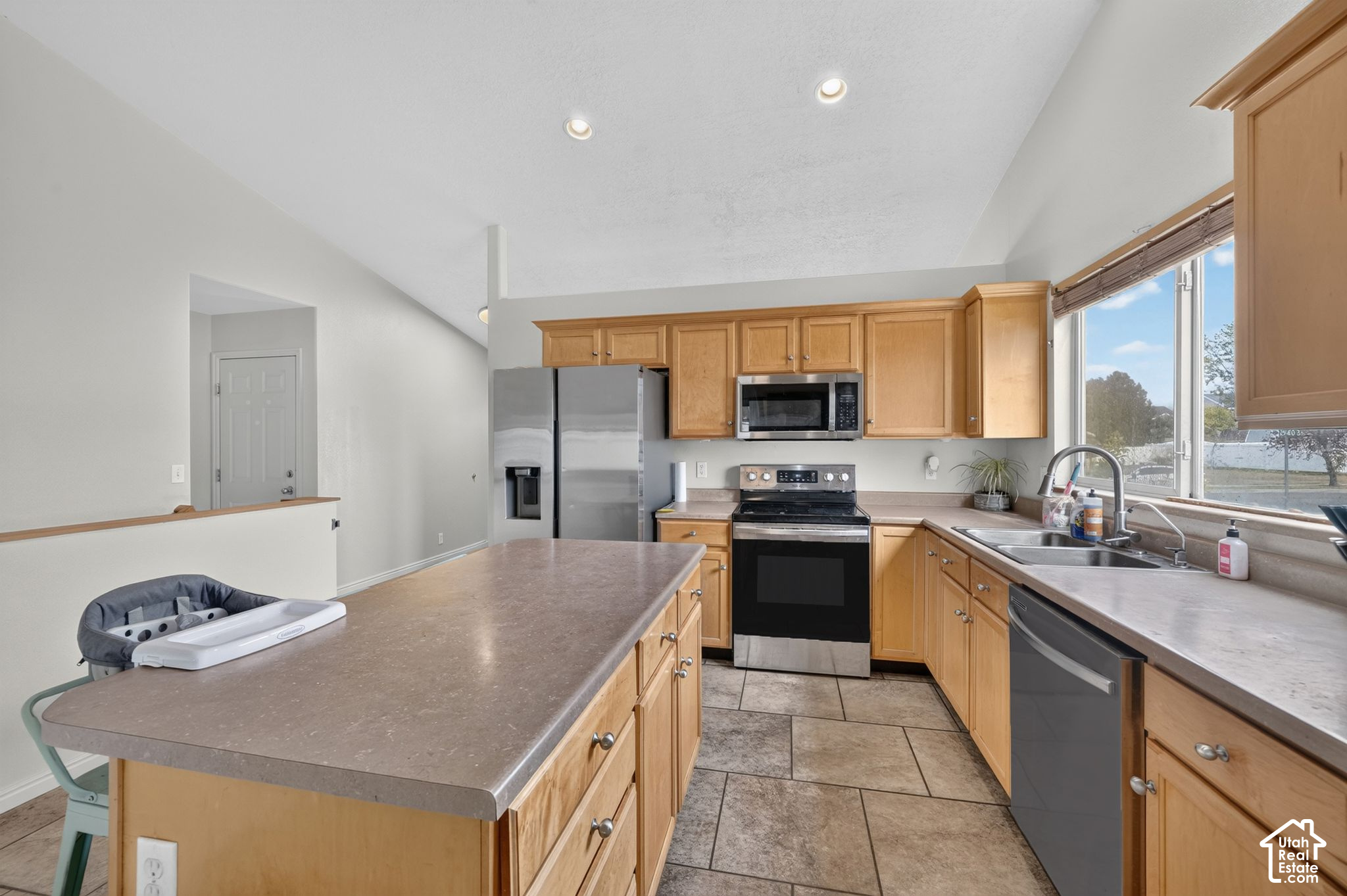 main property photo 4