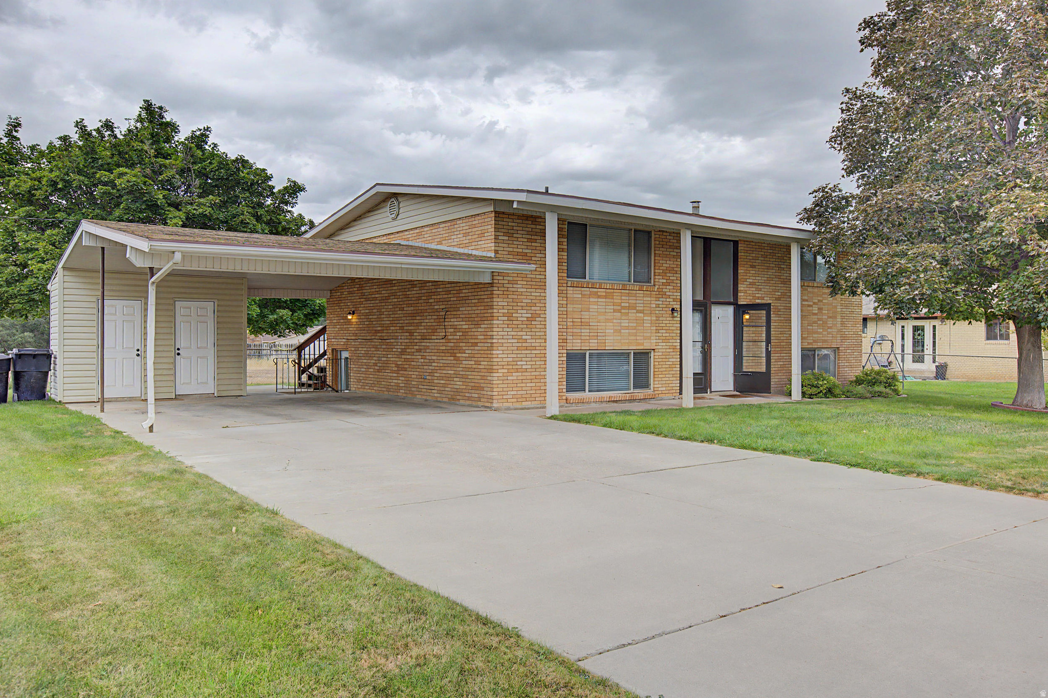 main property photo 0