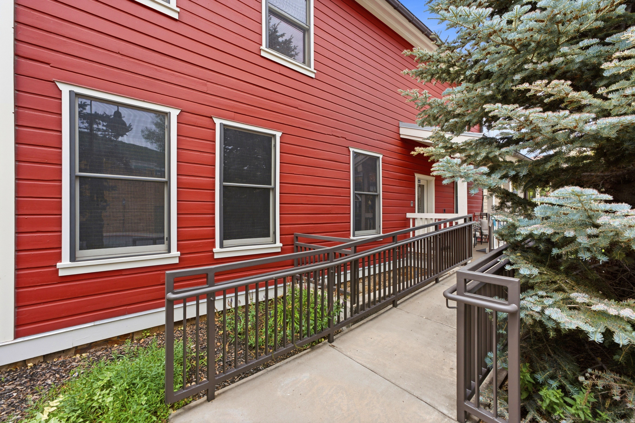 main property photo 44