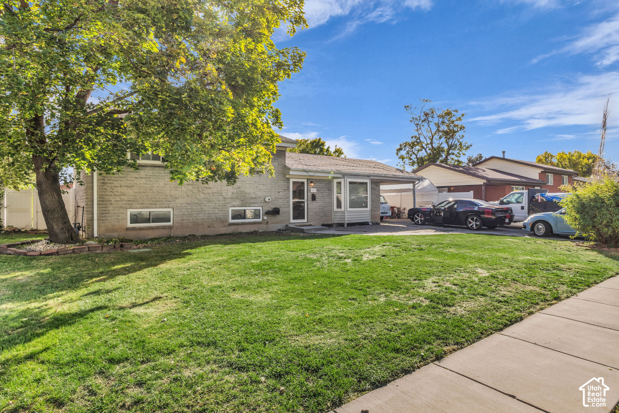 main property photo 3
