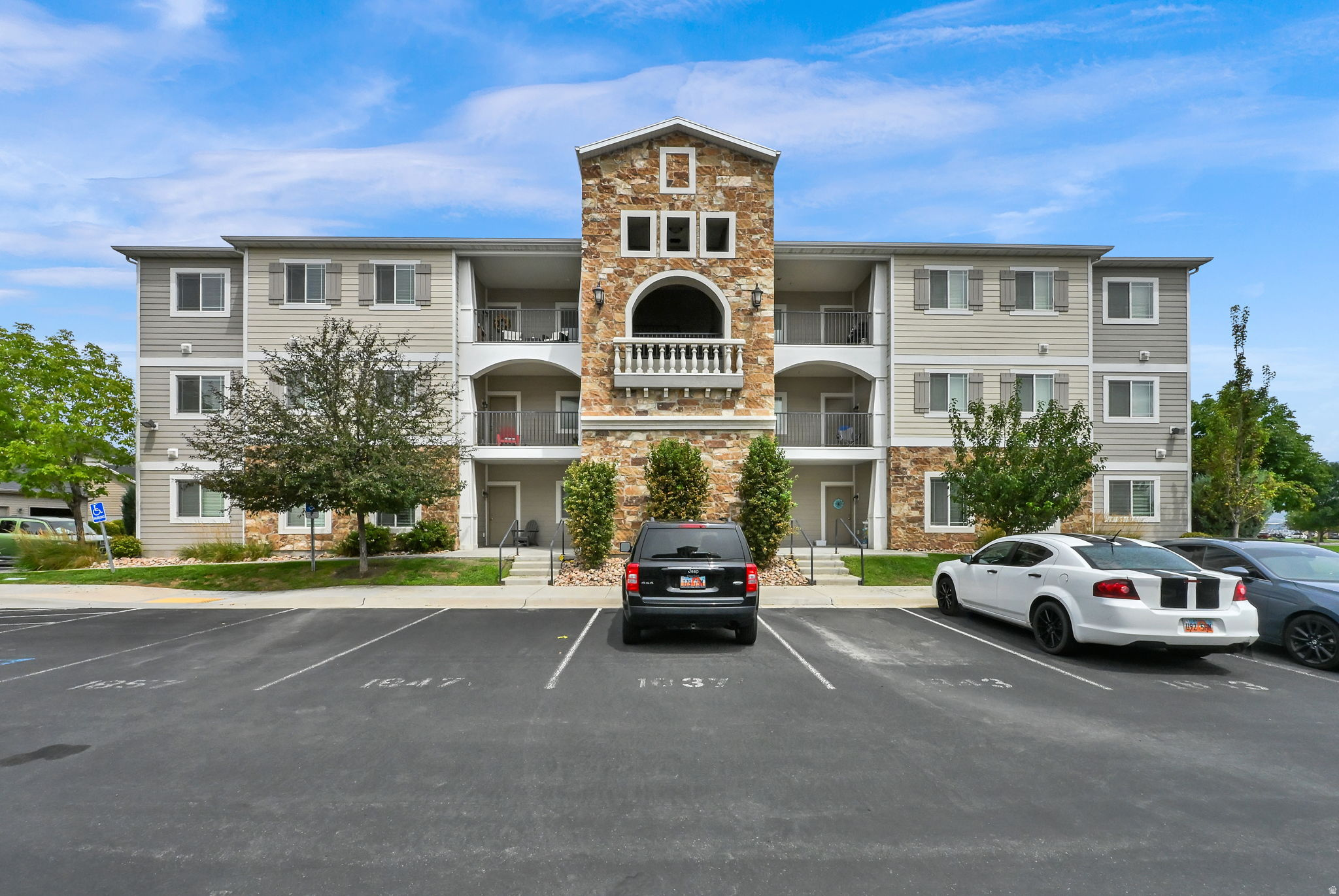main property photo 0