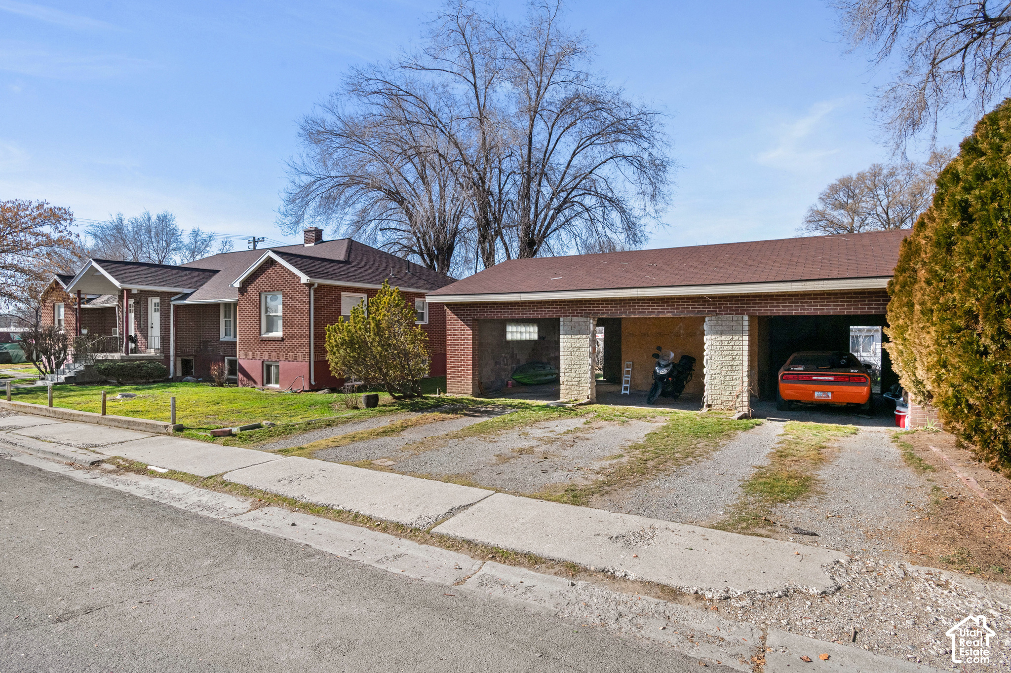 main property photo 30