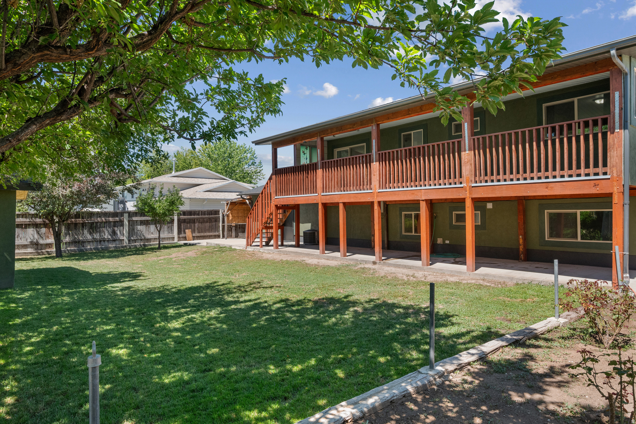 main property photo 28