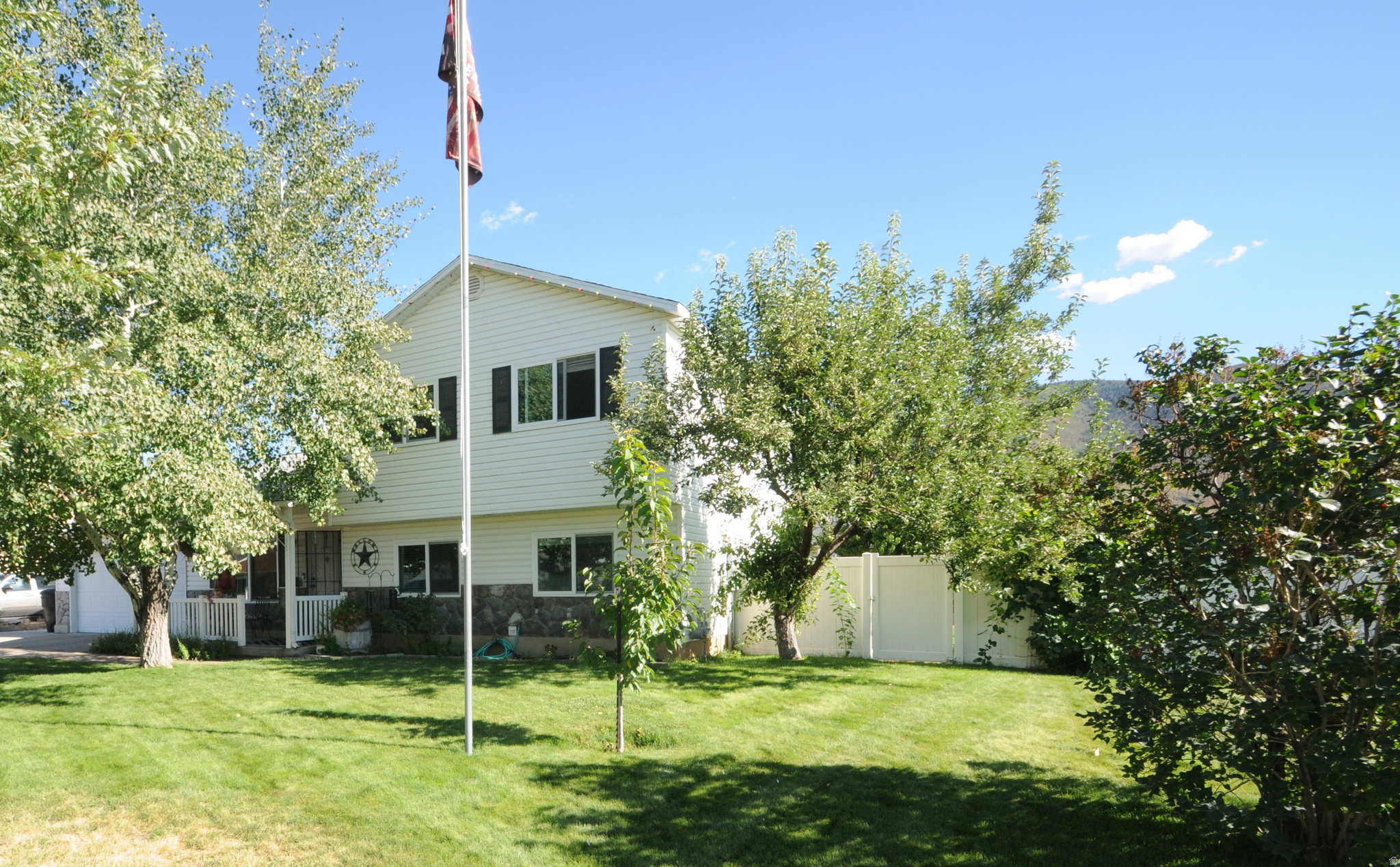 main property photo 0