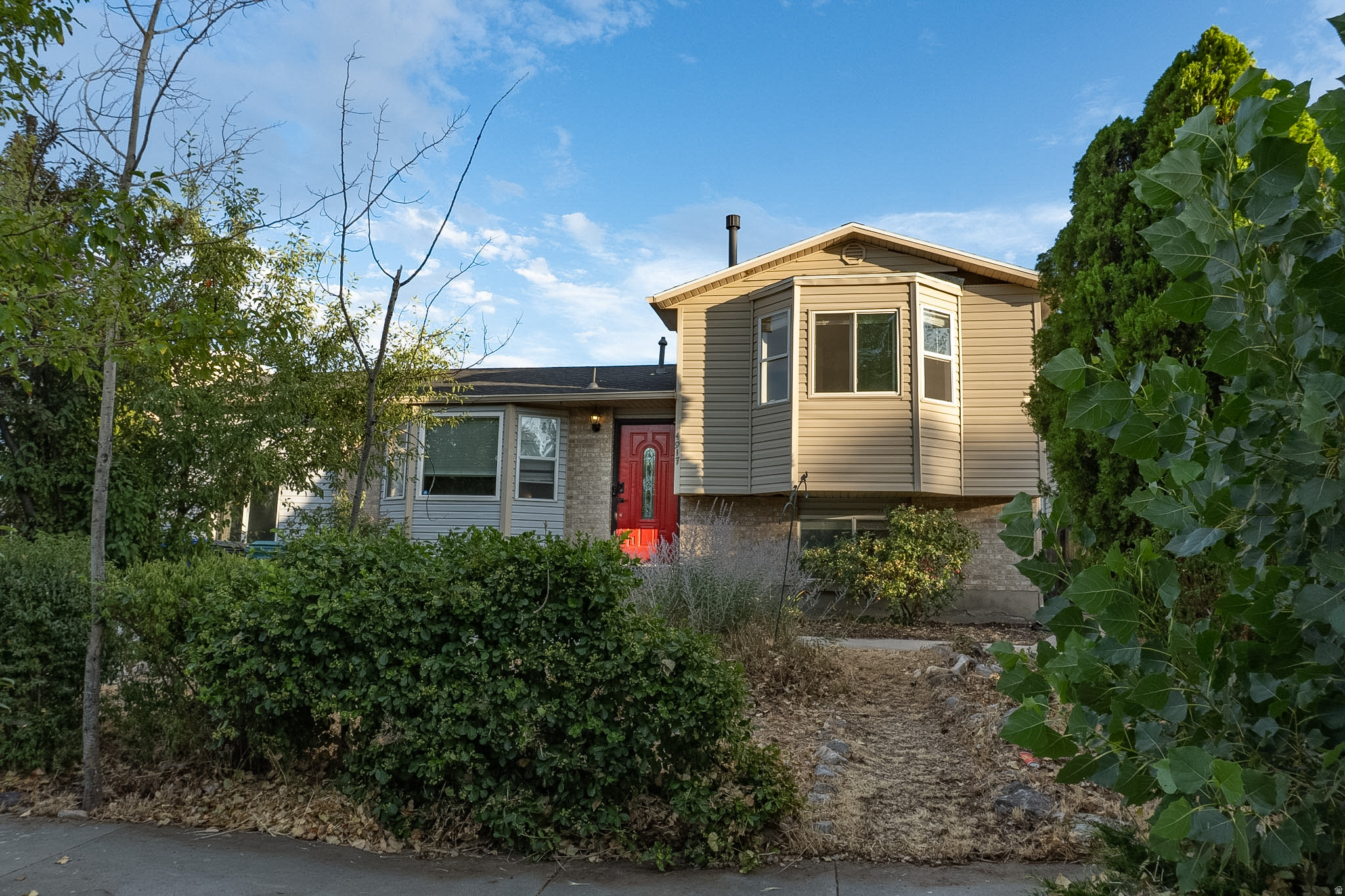 main property photo 0