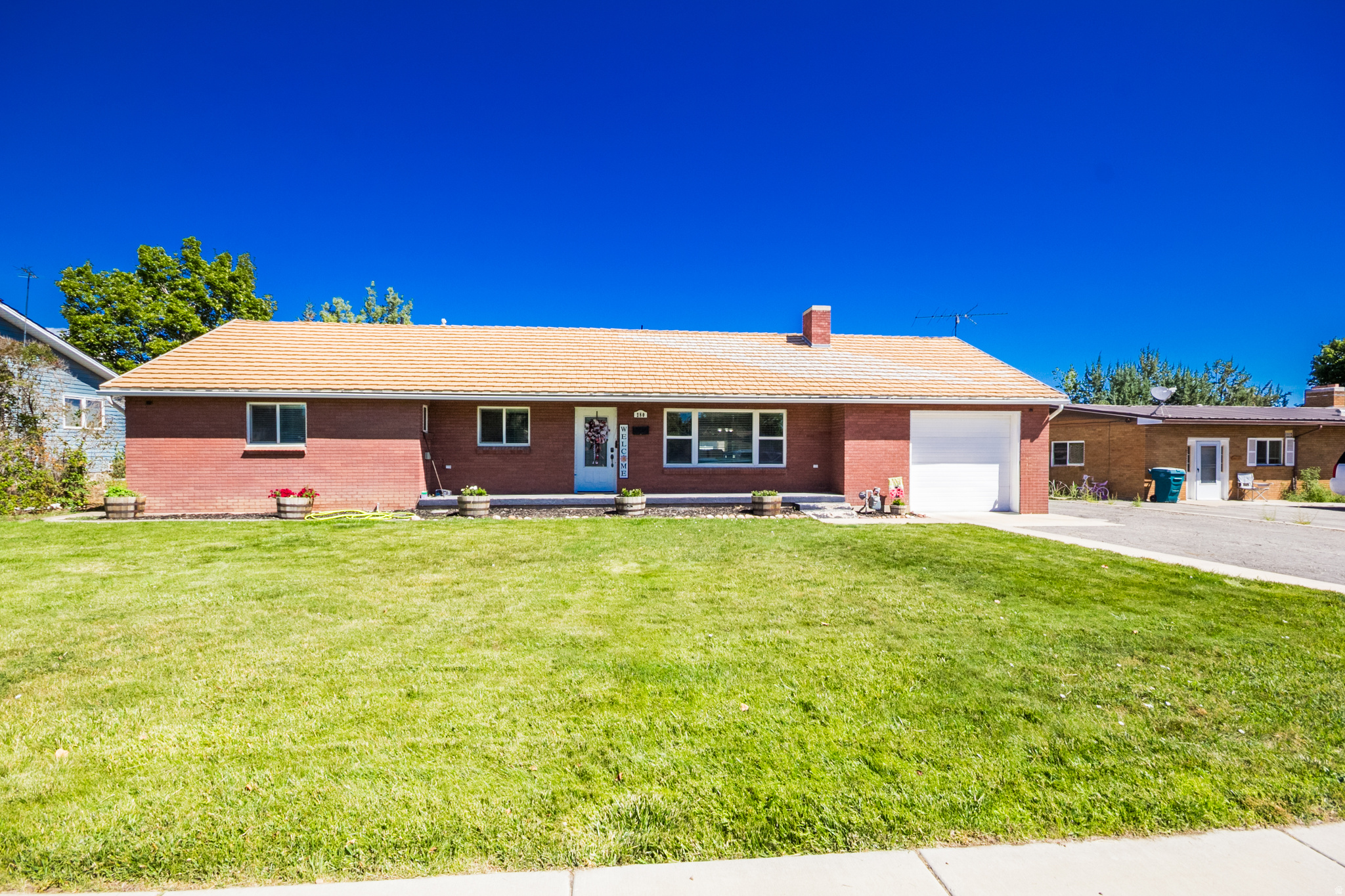 main property photo 0