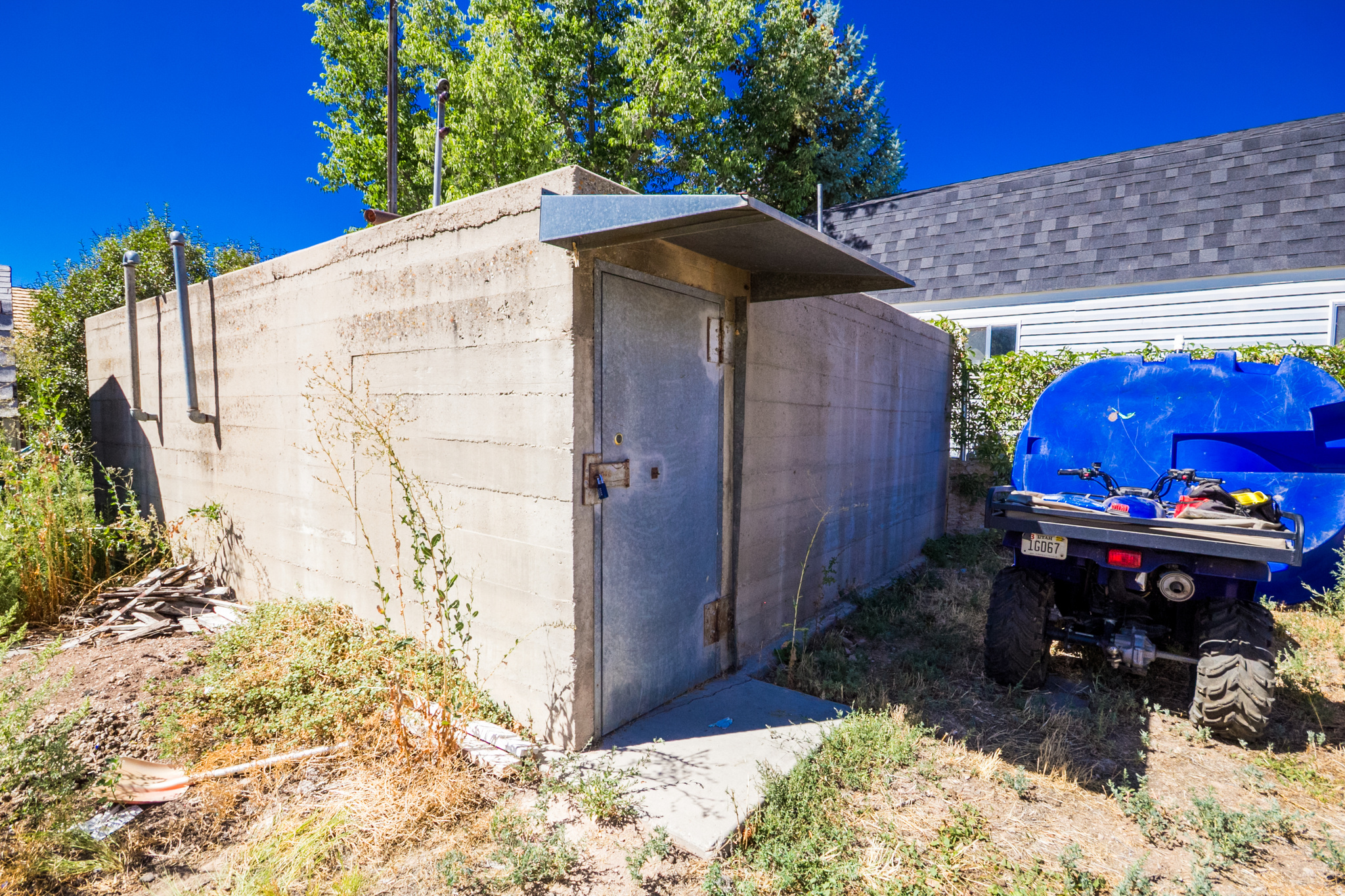 main property photo 28