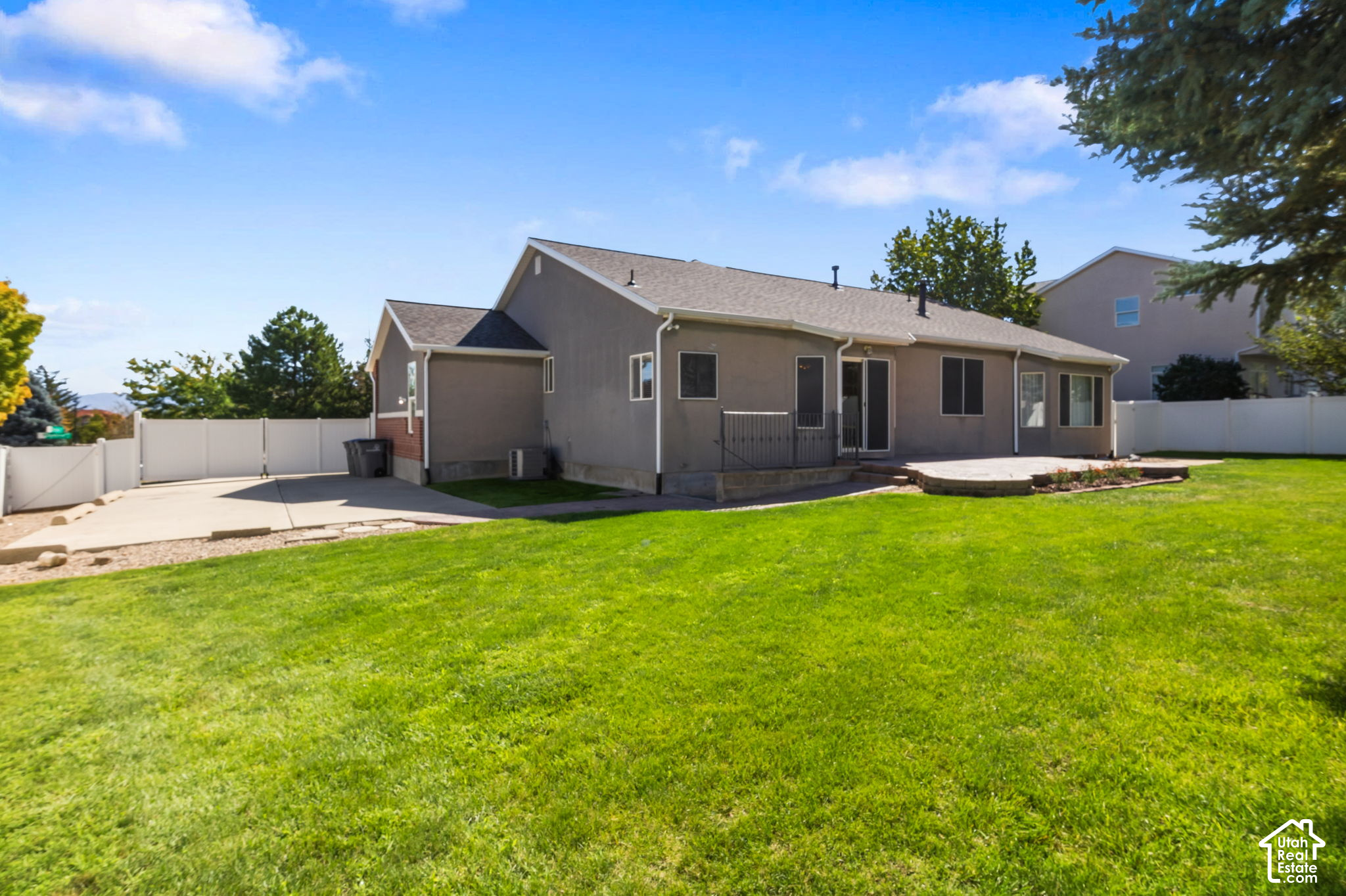 main property photo 40