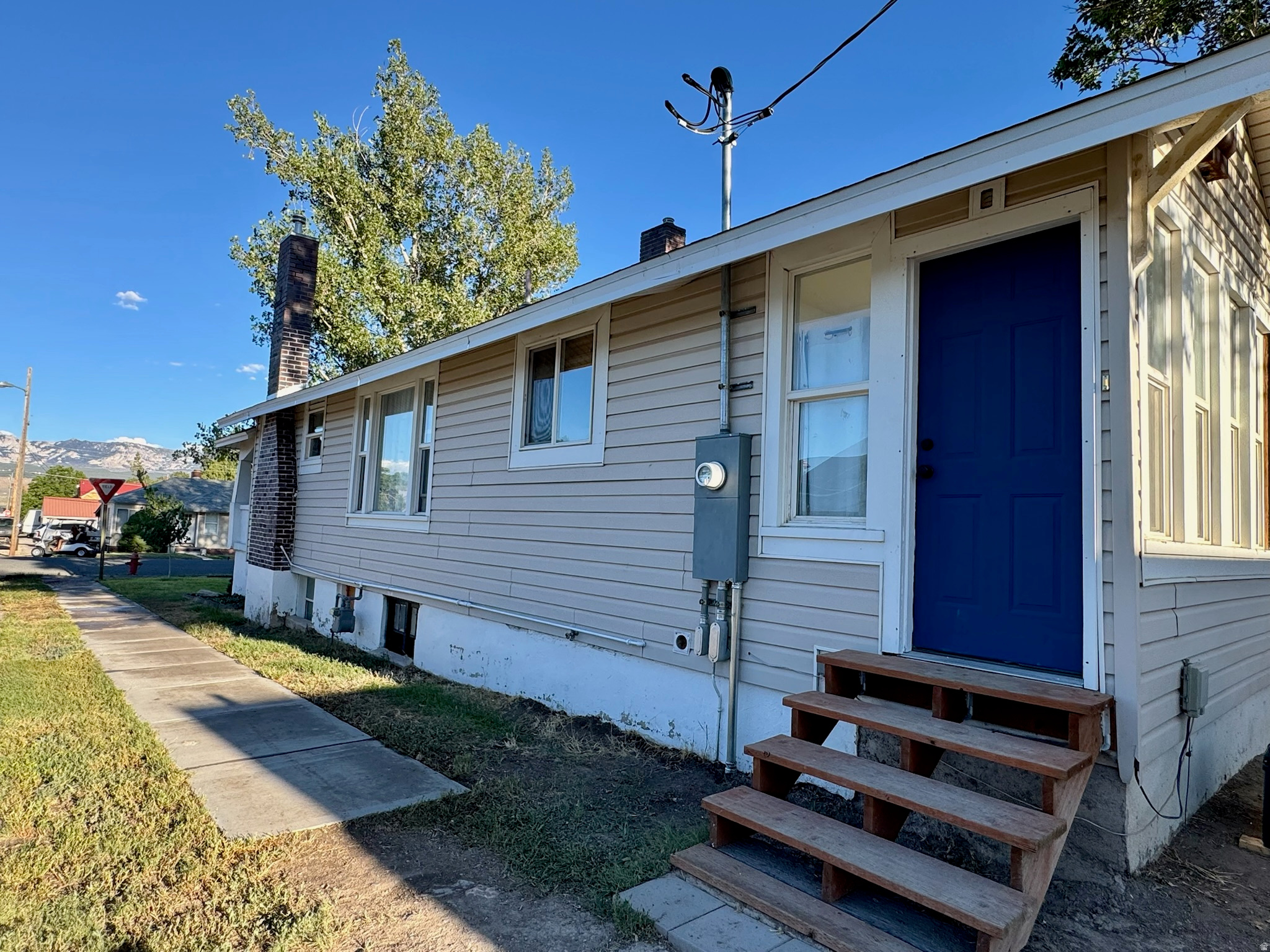 main property photo 6
