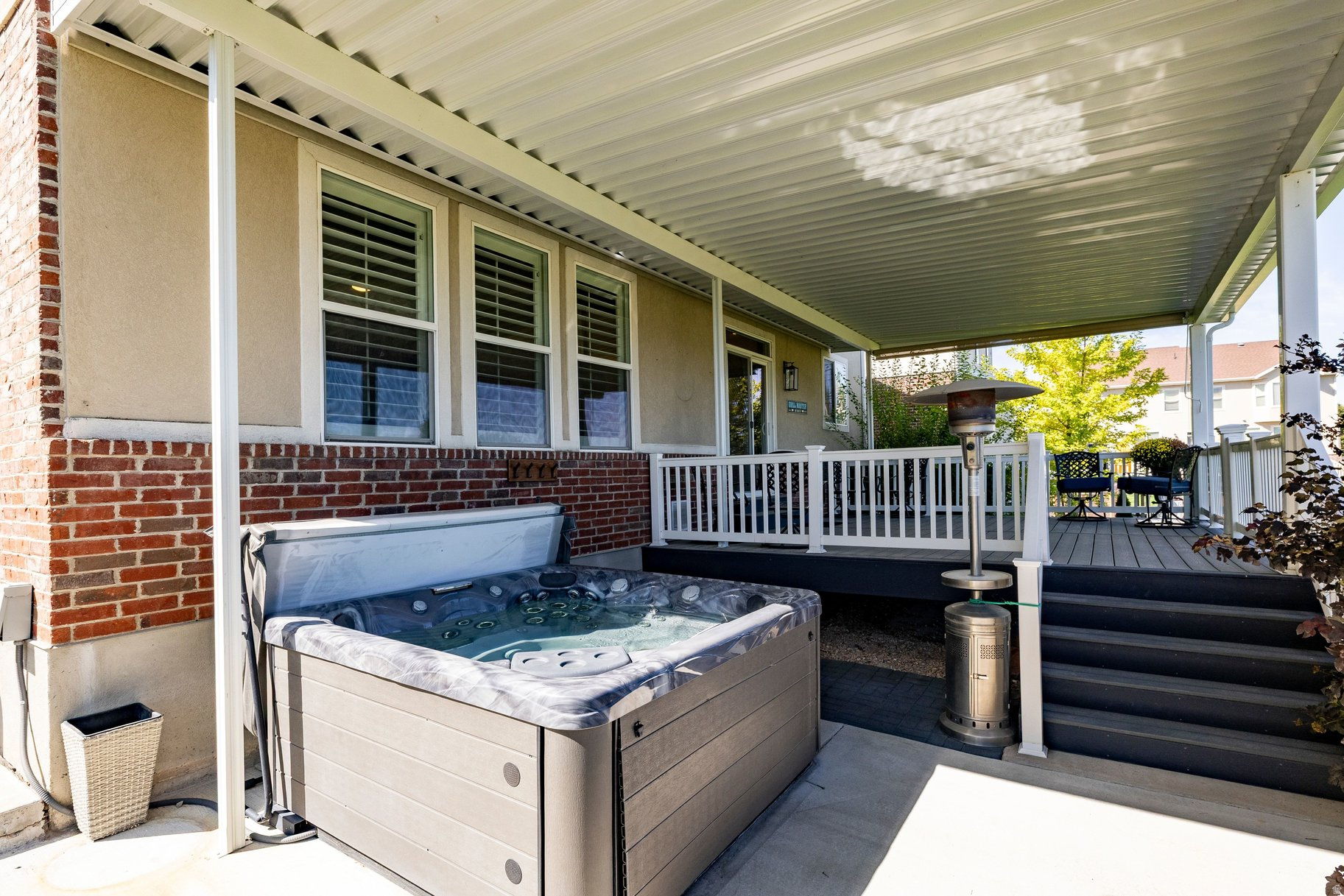 main property photo 18