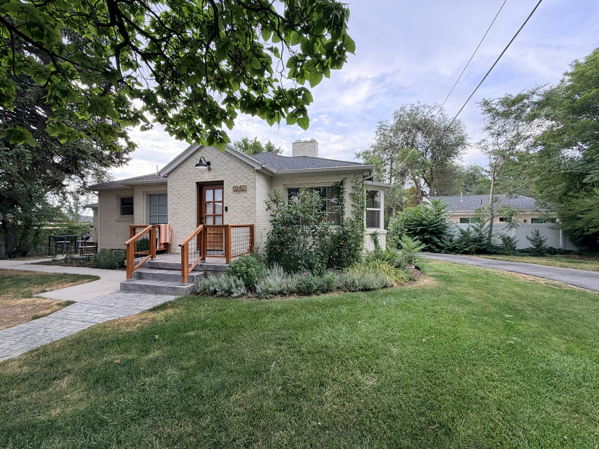 main property photo 0