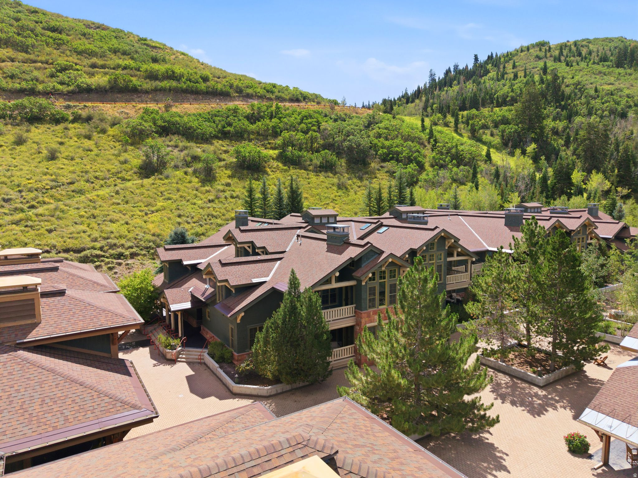 main property photo 0