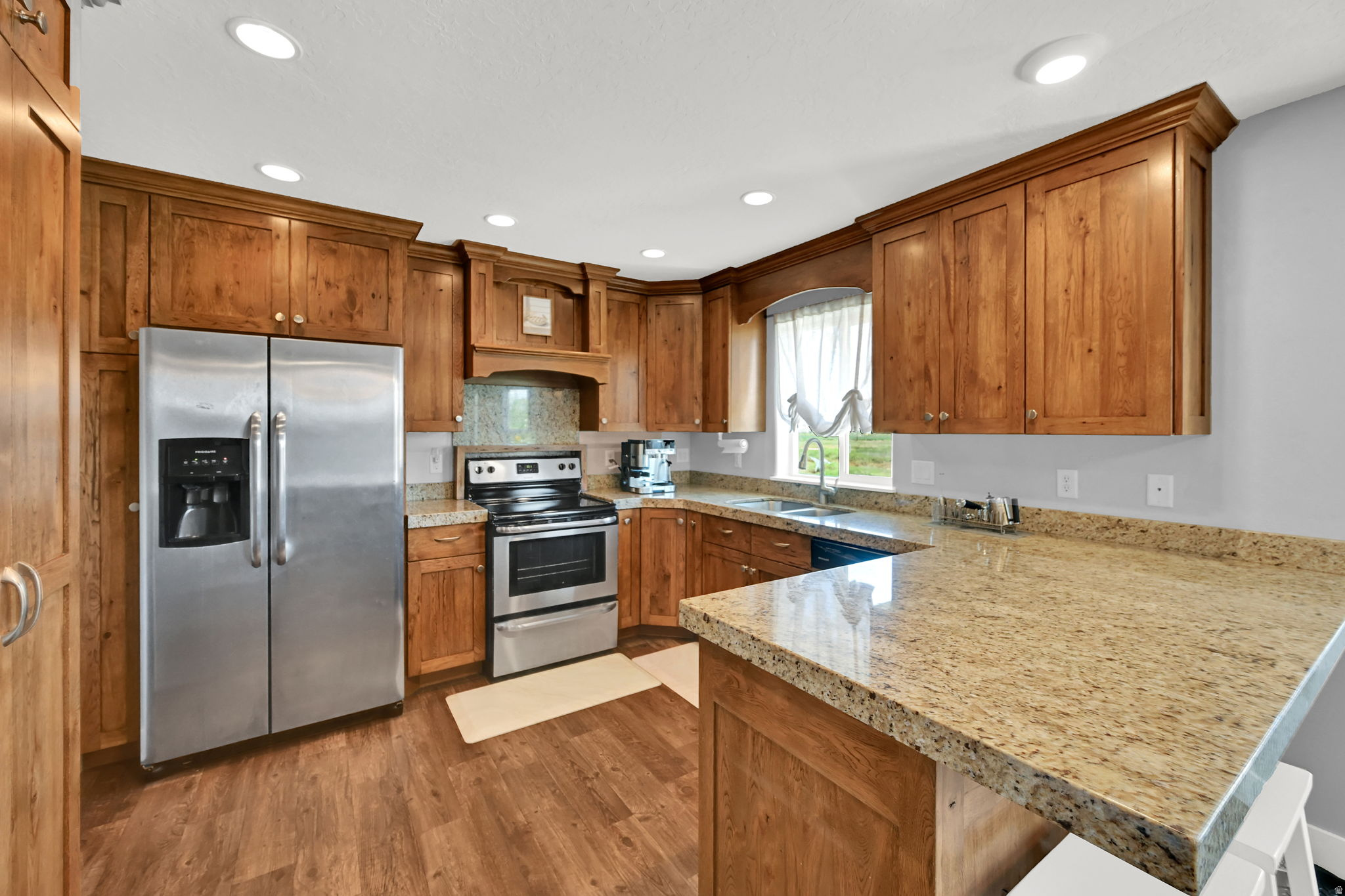main property photo 7
