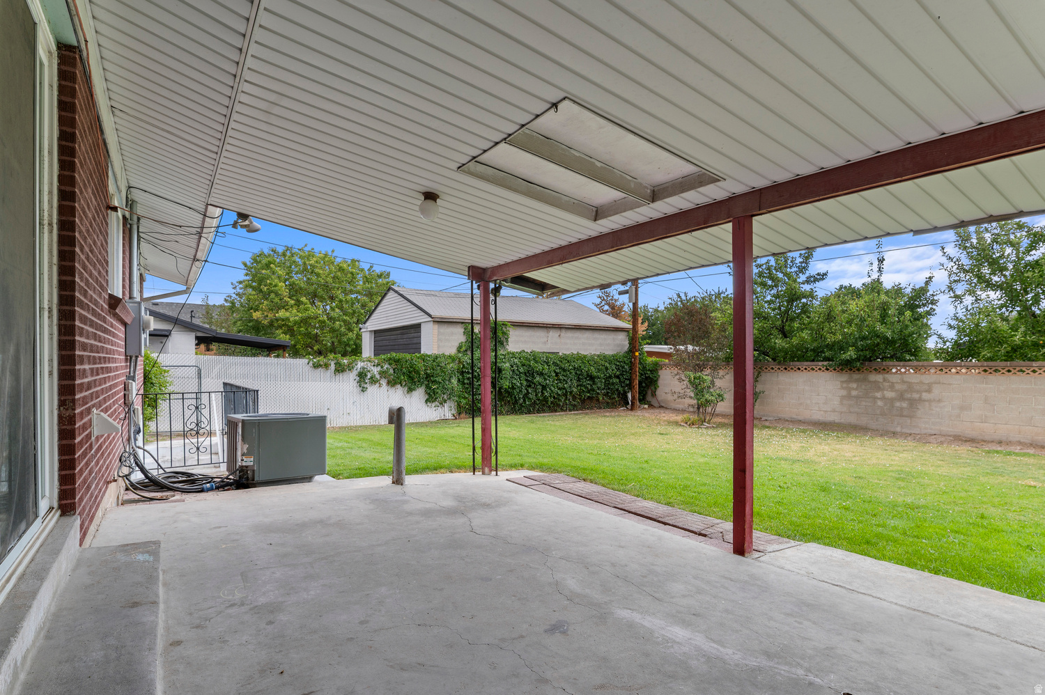 main property photo 7