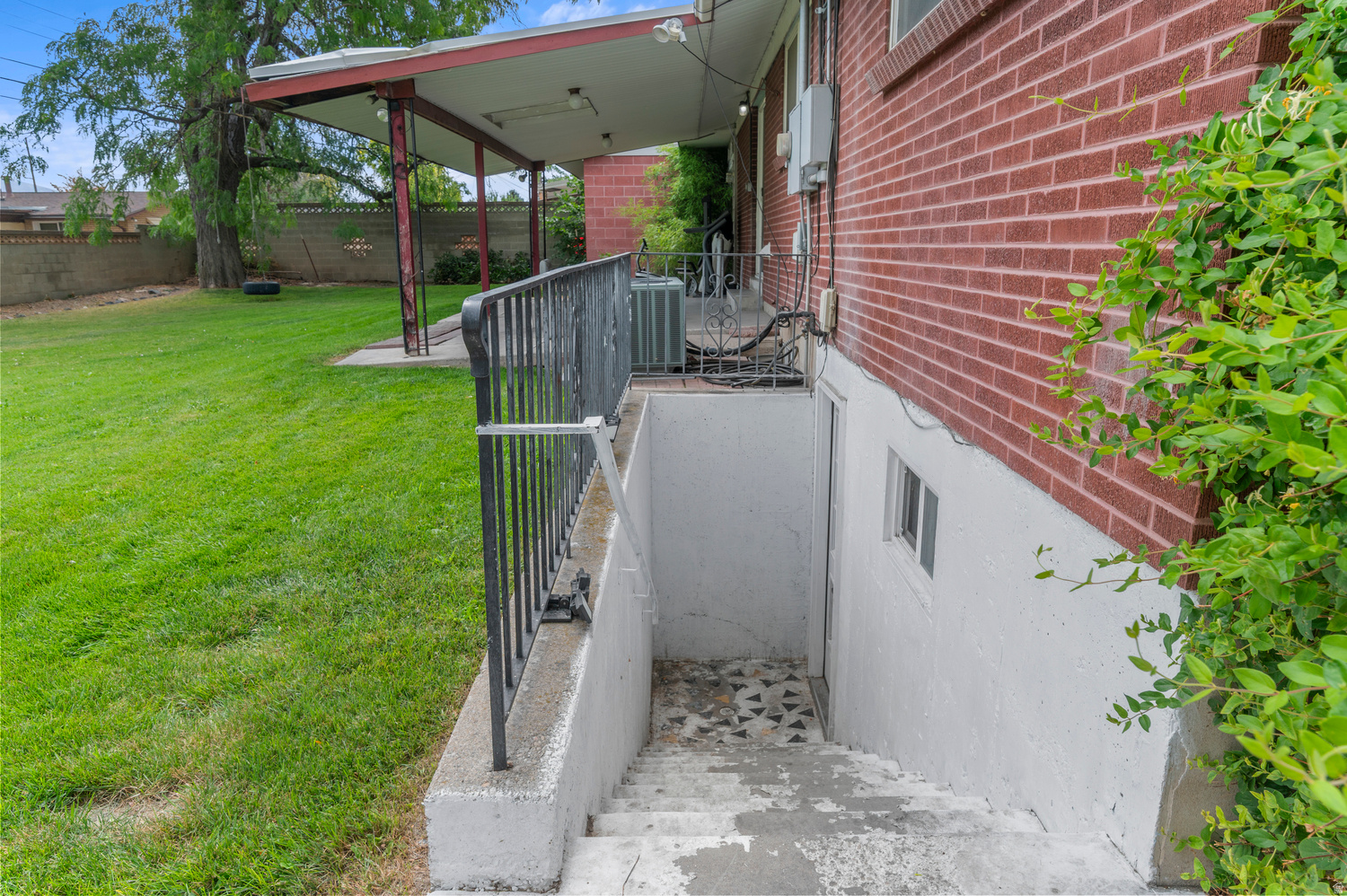 main property photo 9
