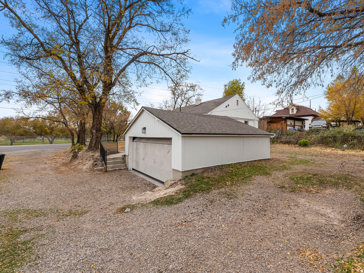 main property photo 34