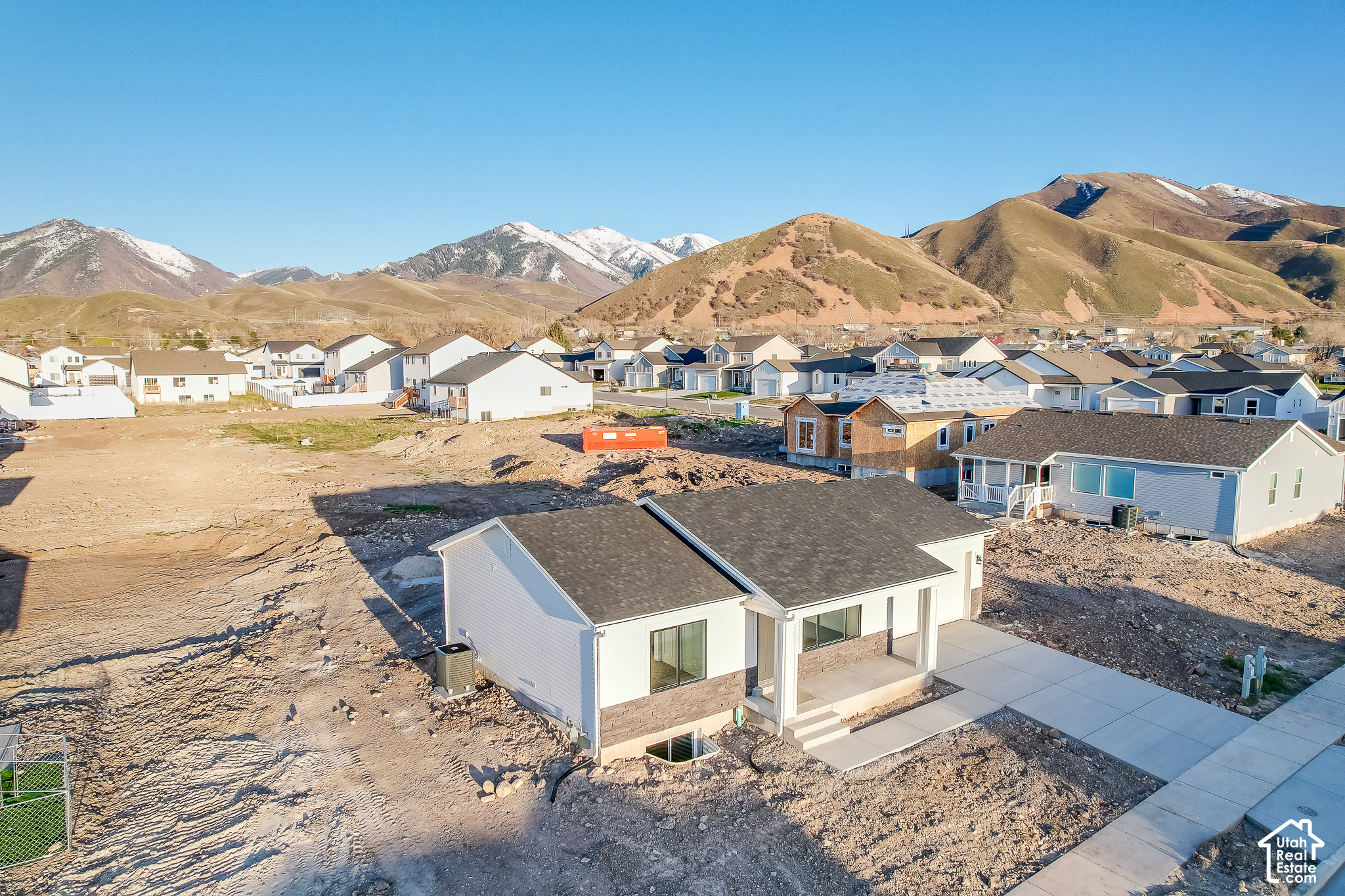 main property photo 30