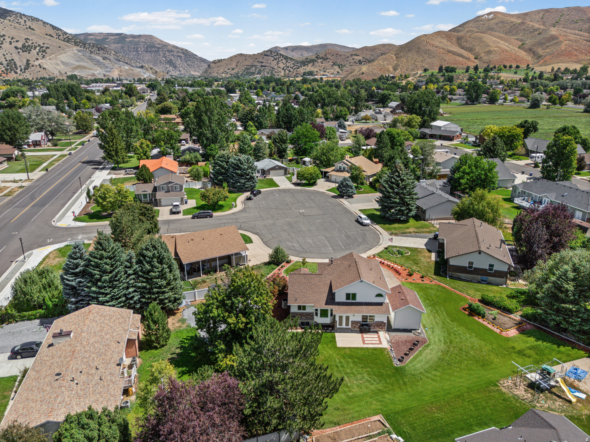 main property photo 45