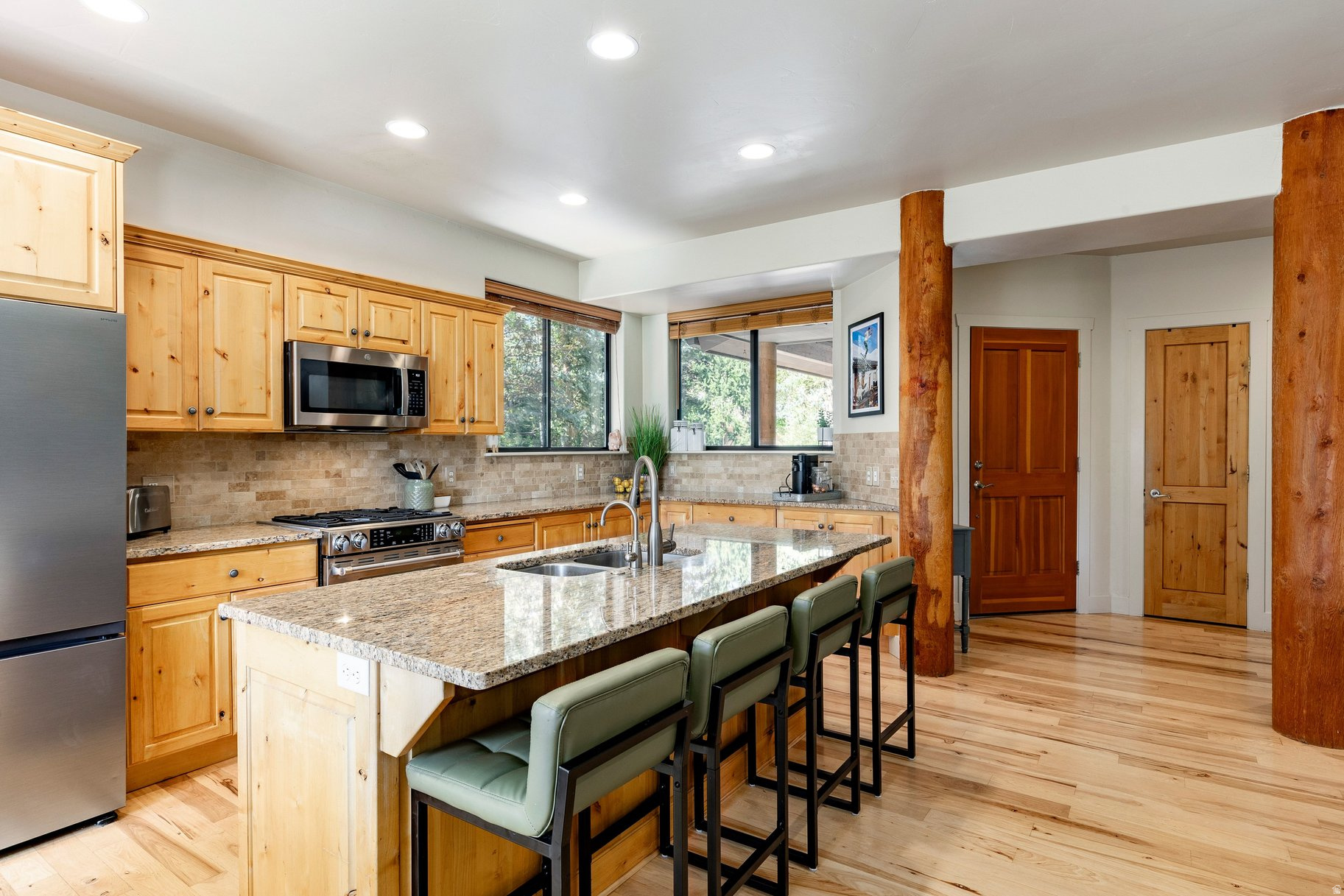 main property photo 12