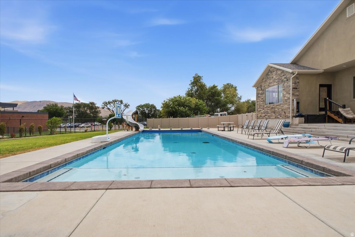 main property photo 50