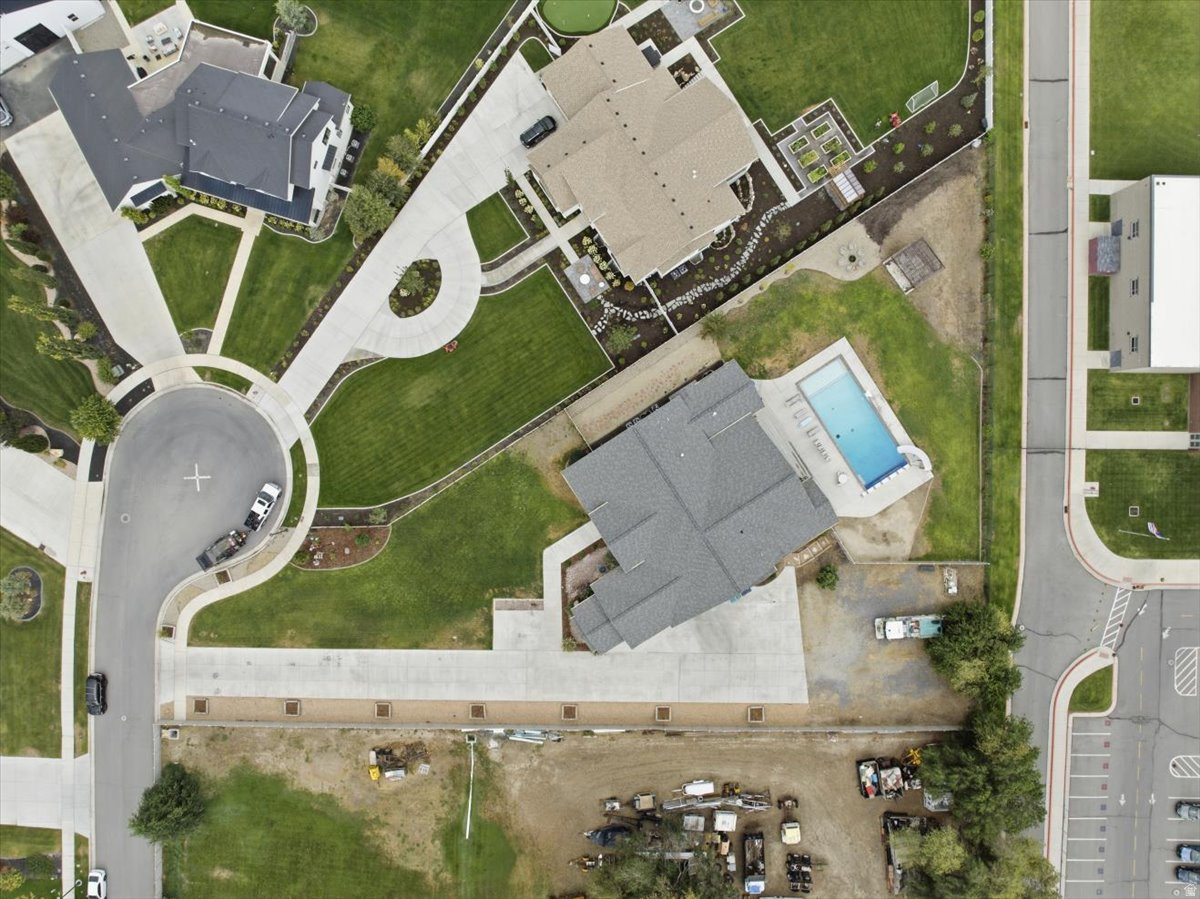 main property photo 60