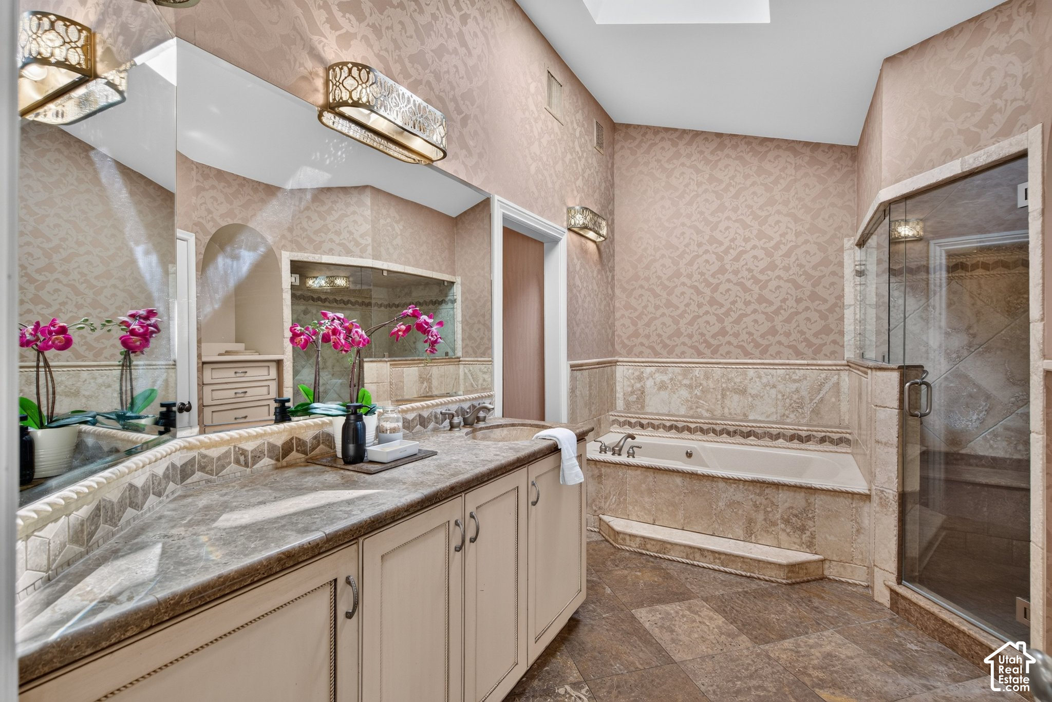 main property photo 70