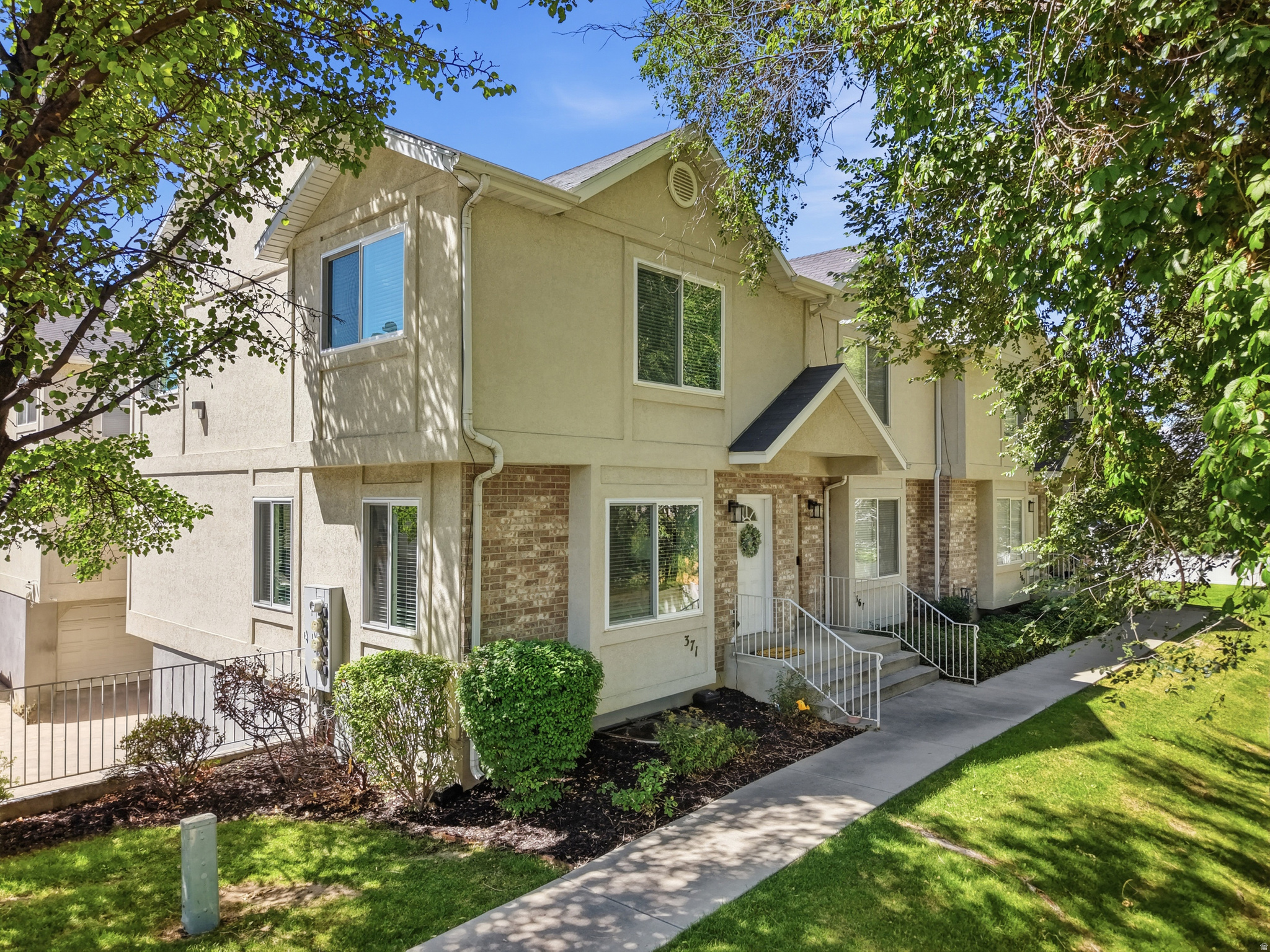 main property photo 0