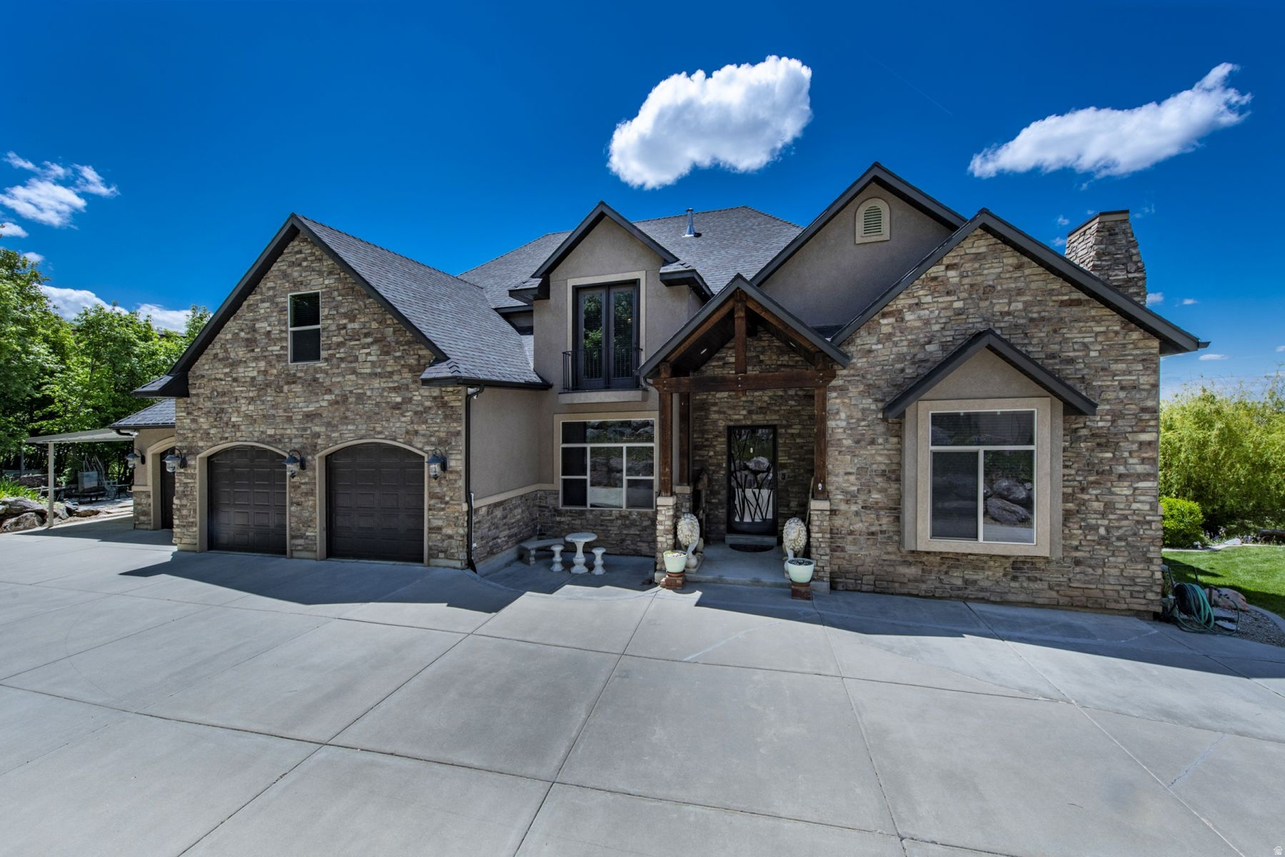 main property photo 0