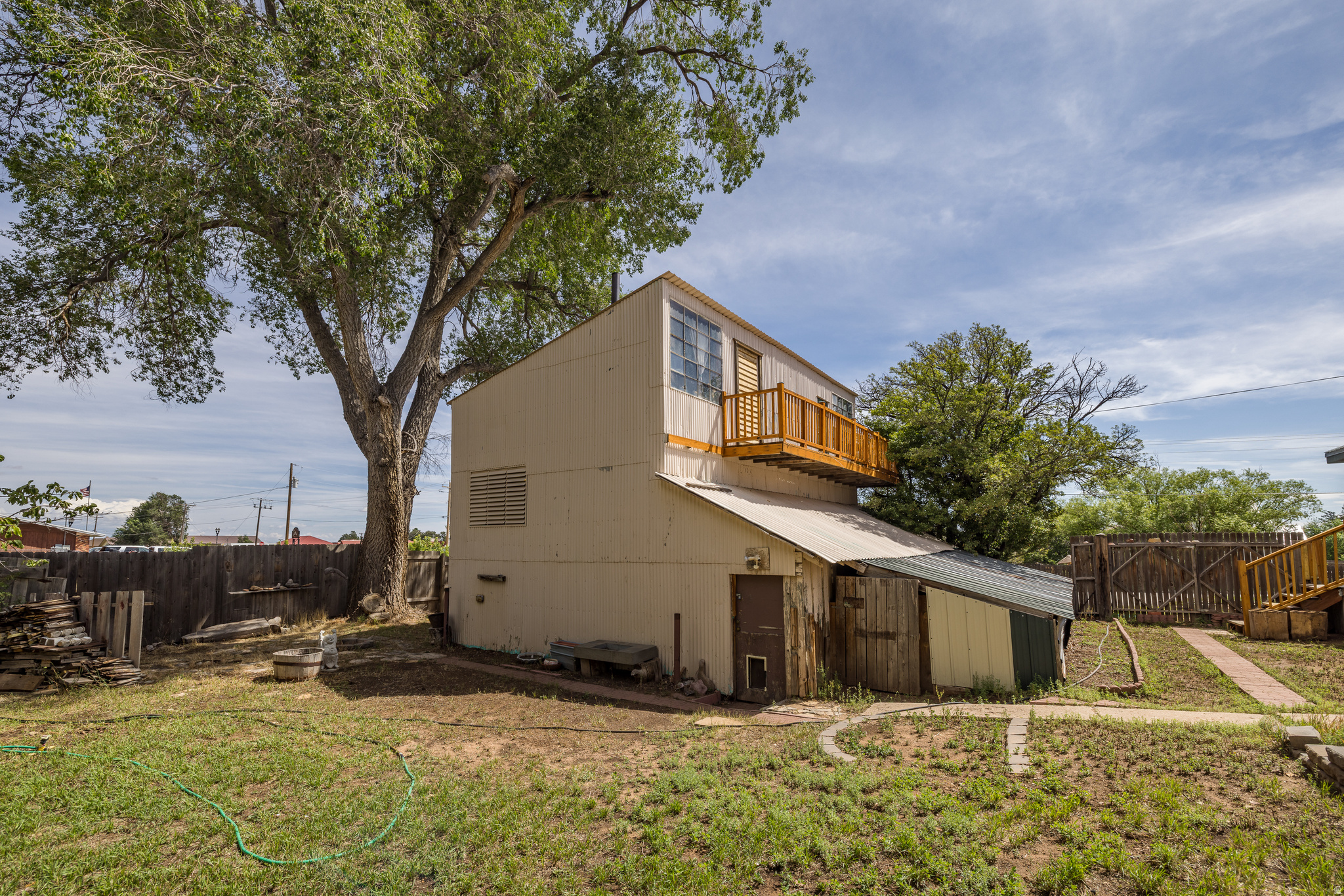 main property photo 10