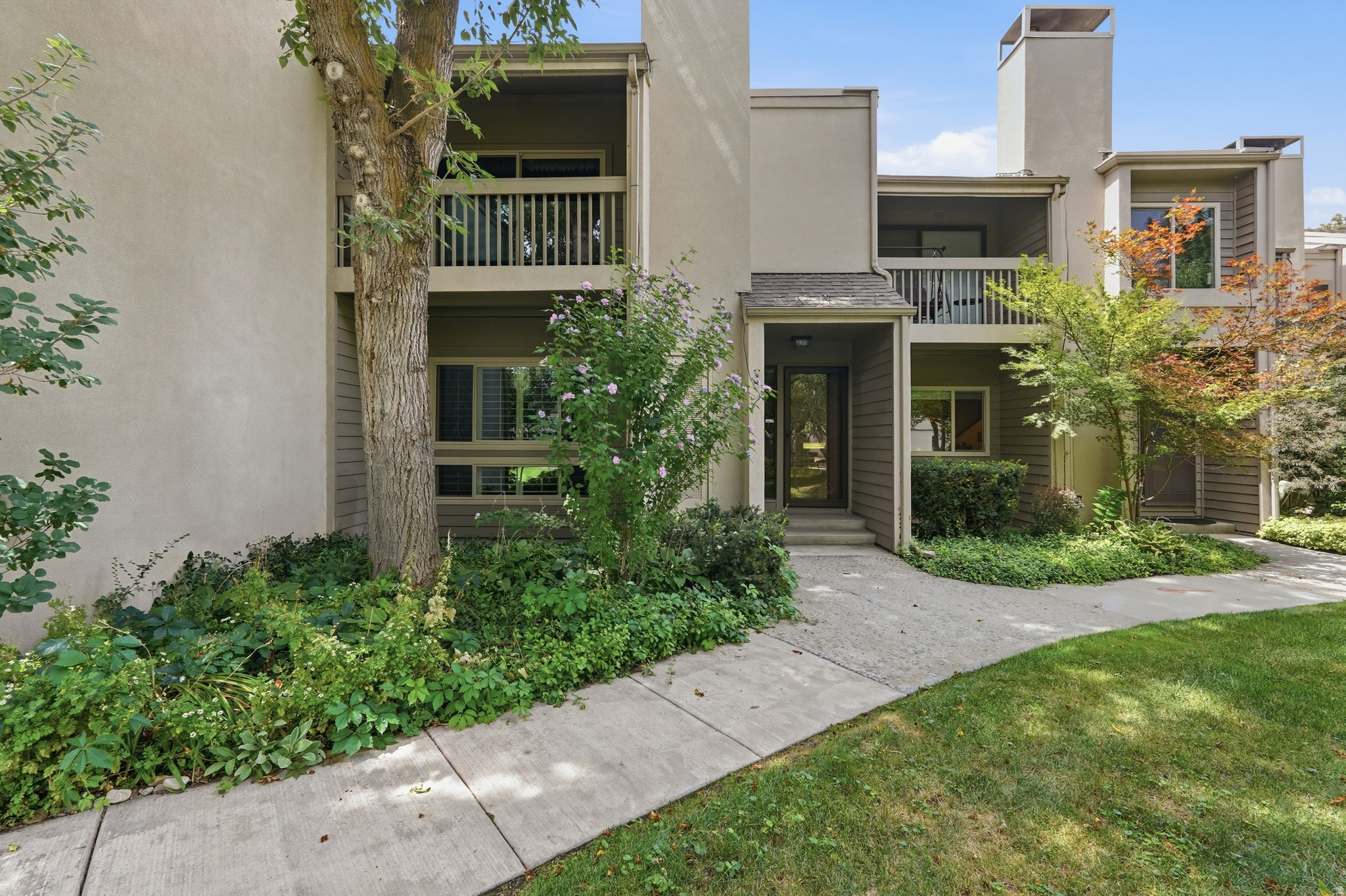 main property photo 0