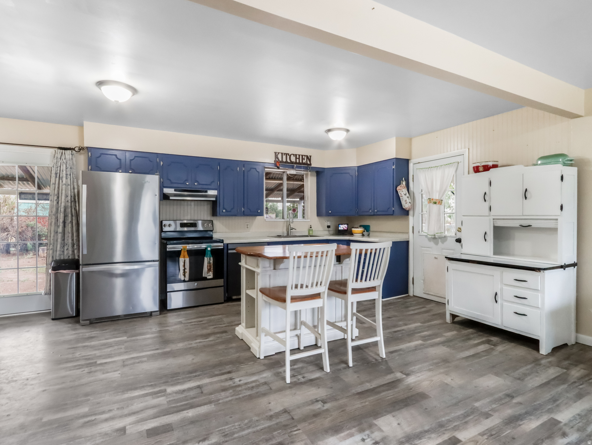 main property photo 29