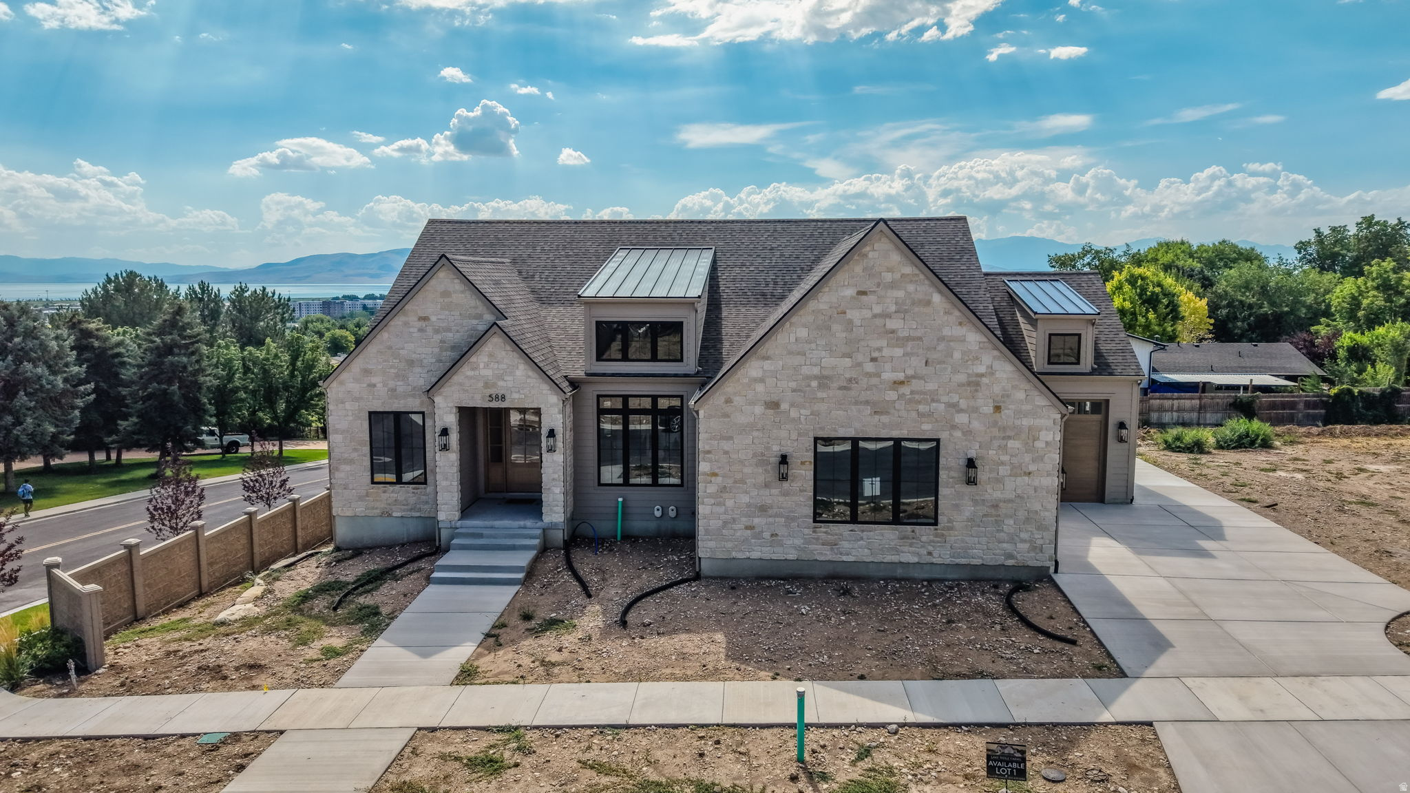 main property photo 0