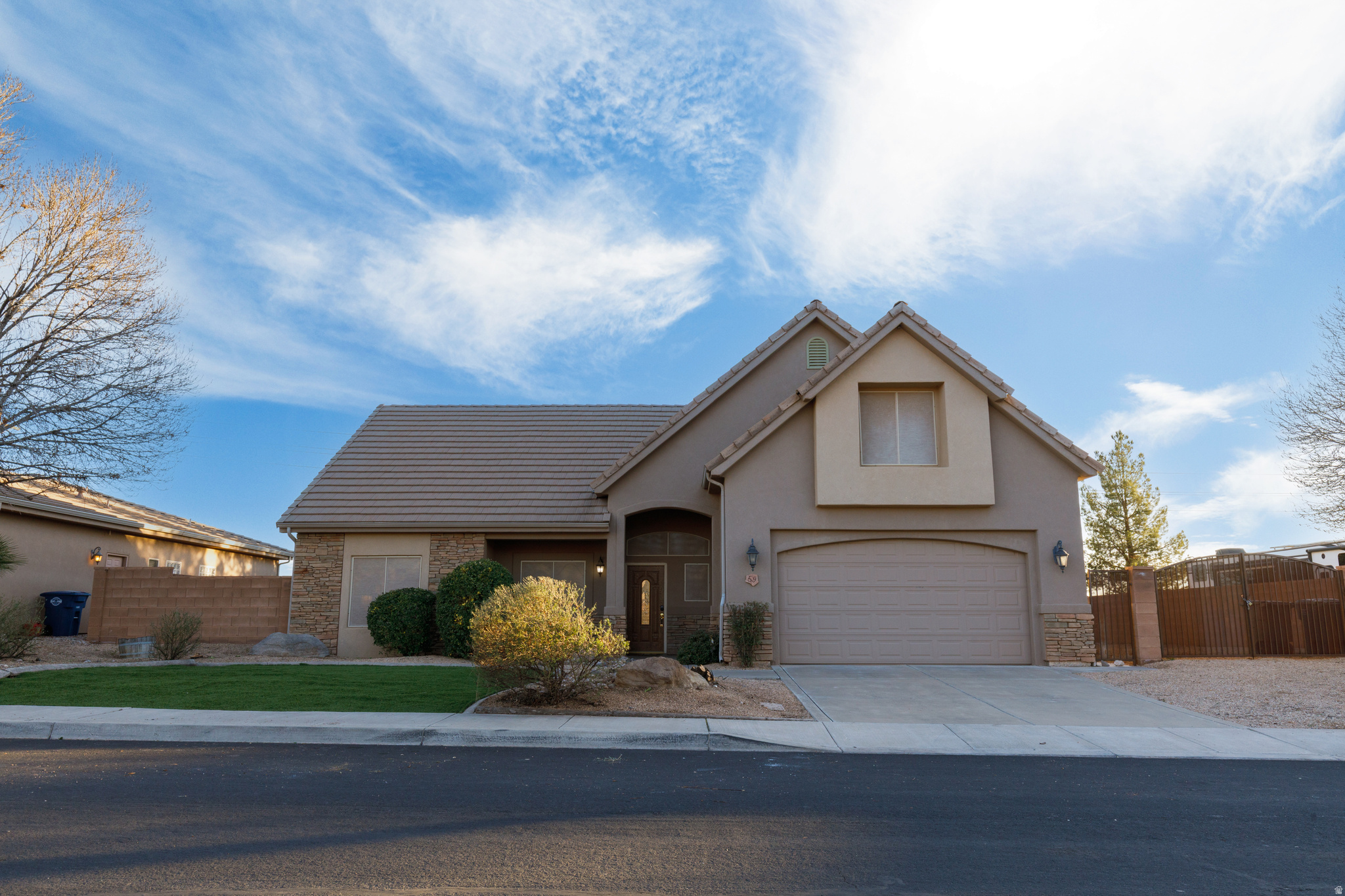 main property photo 0