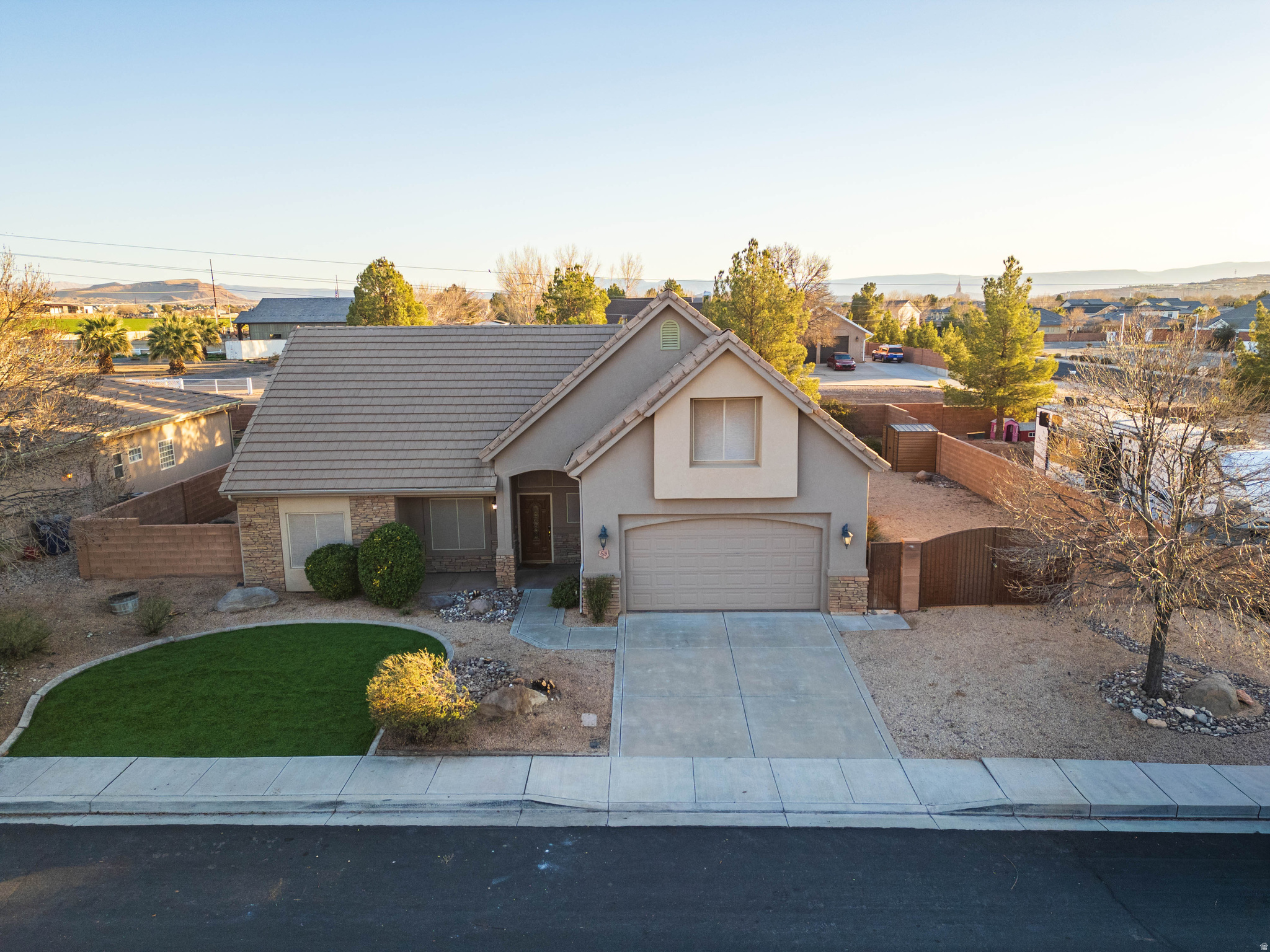 main property photo 34