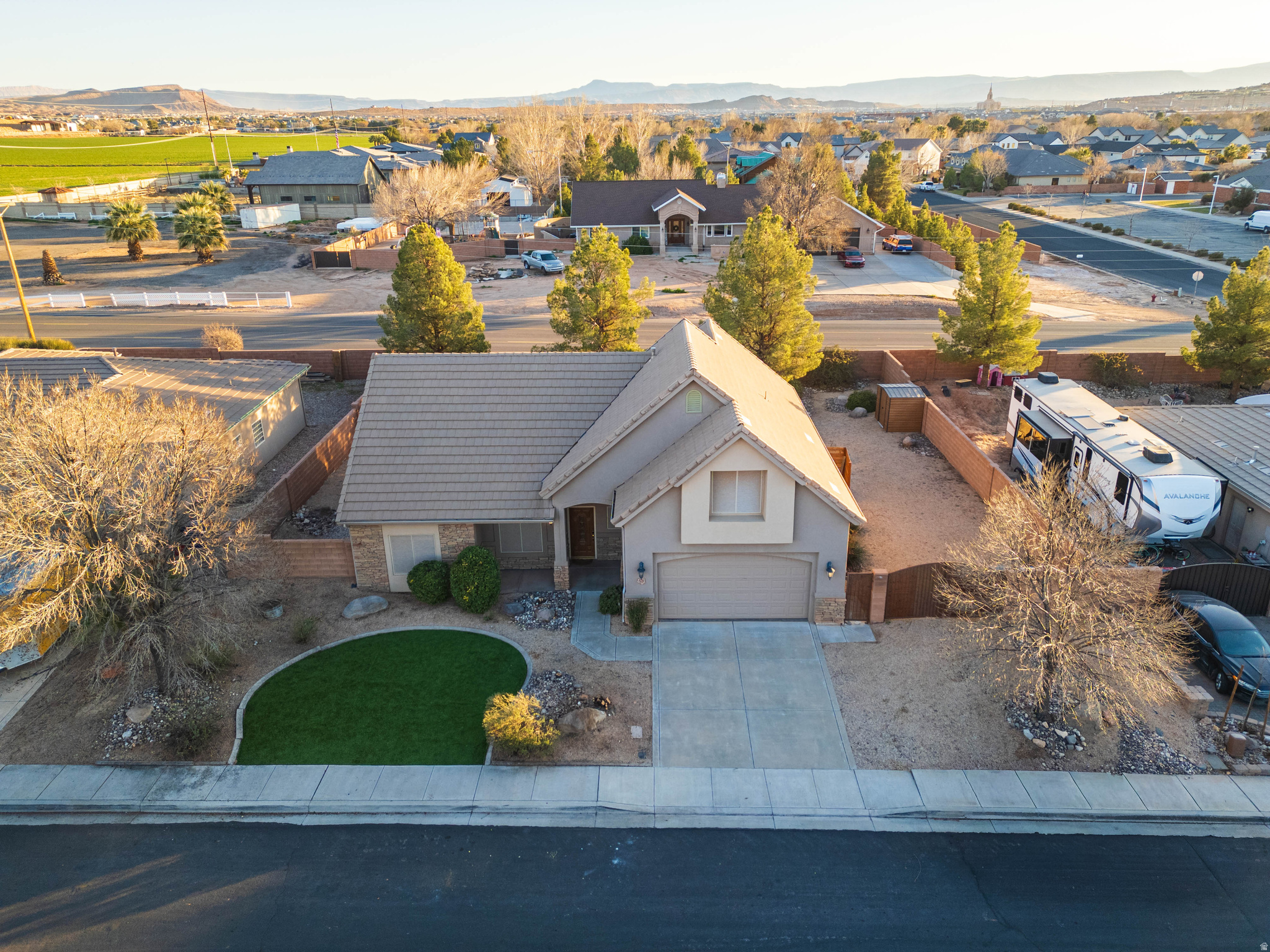 main property photo 35