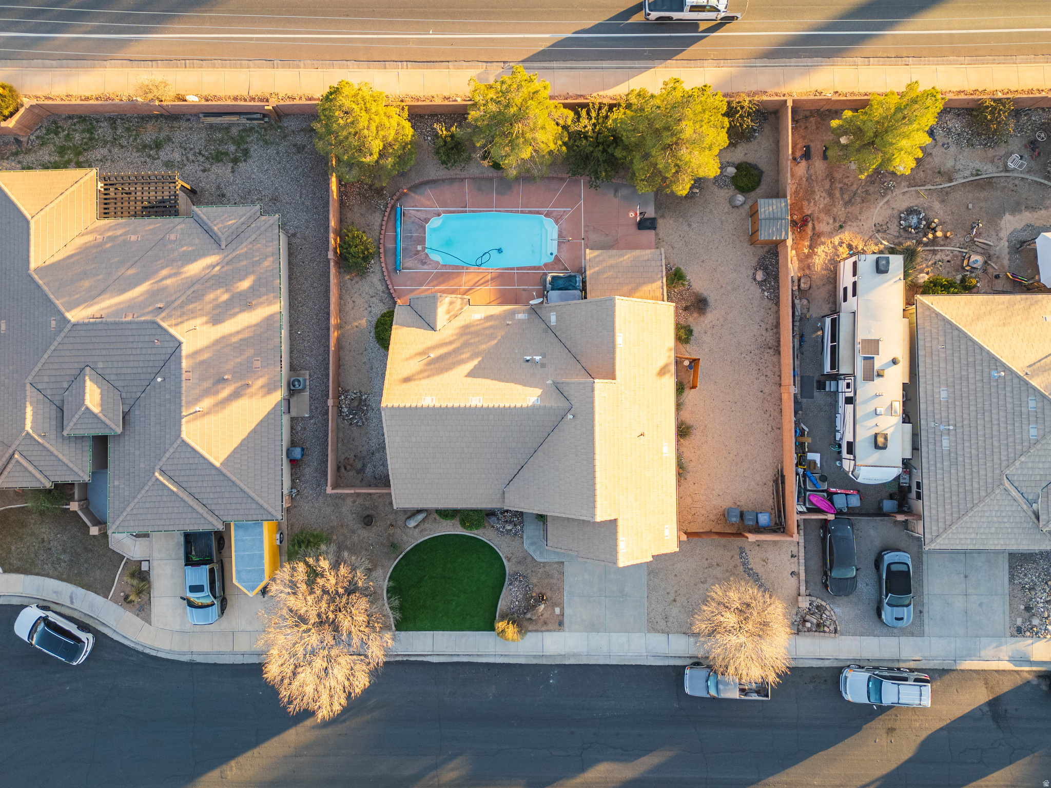 main property photo 40
