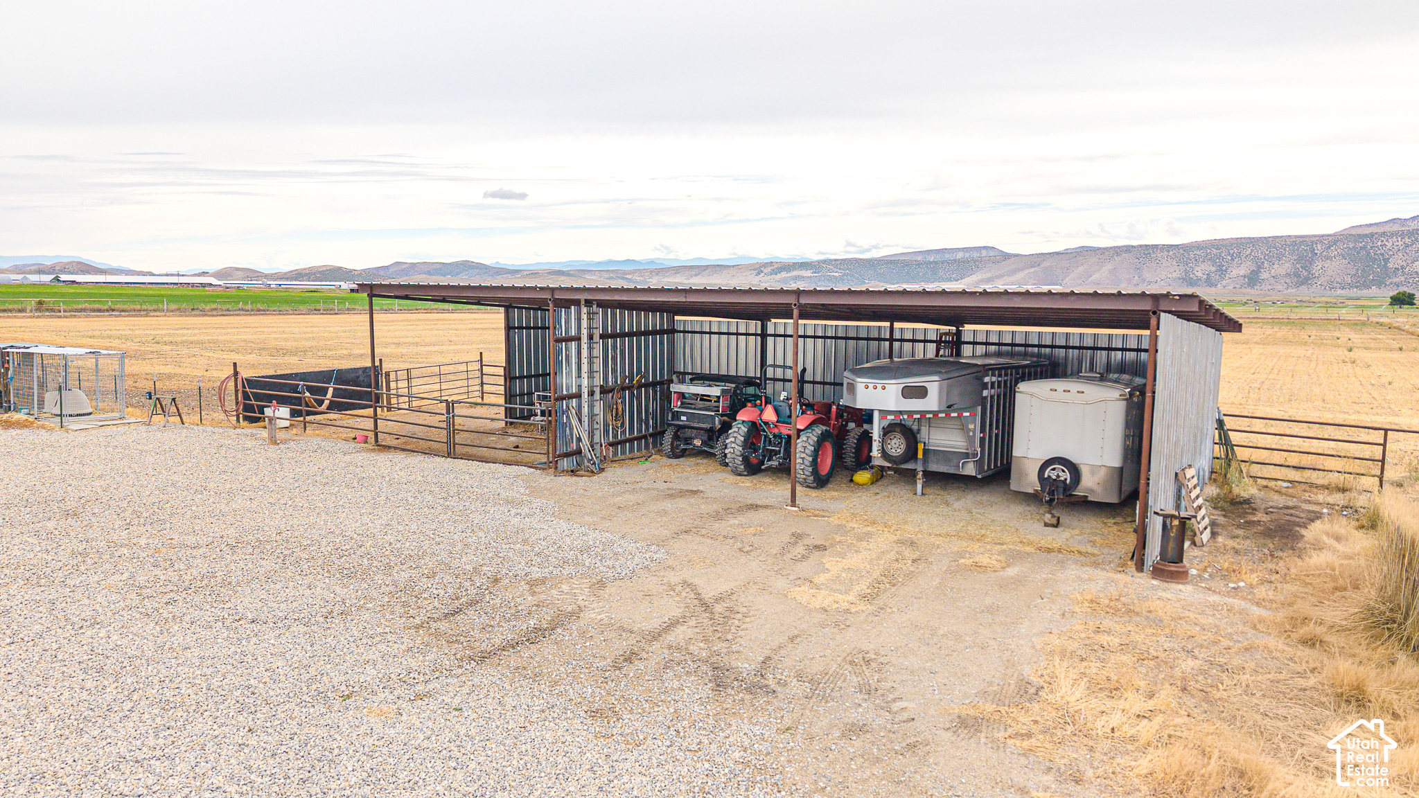 main property photo 28
