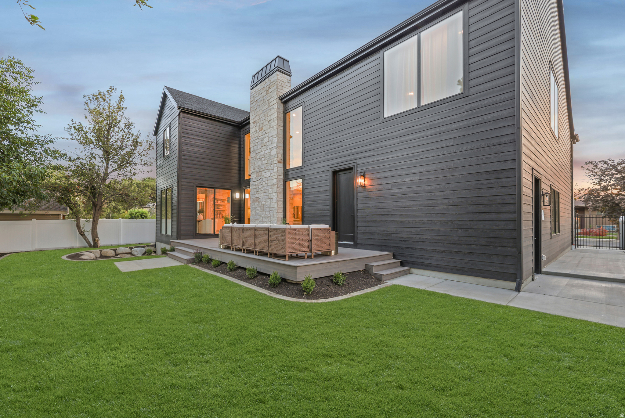main property photo 78