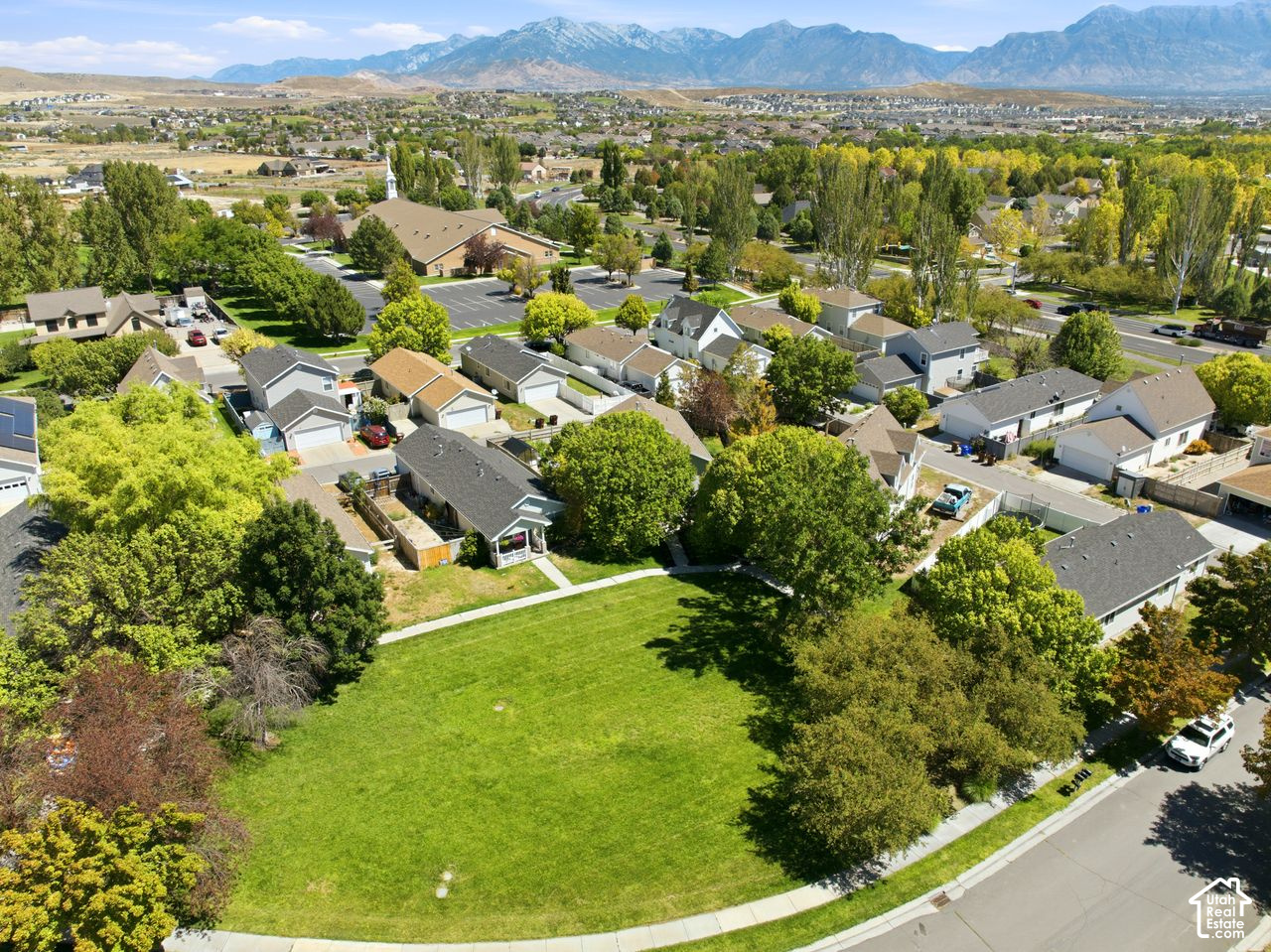 main property photo 40
